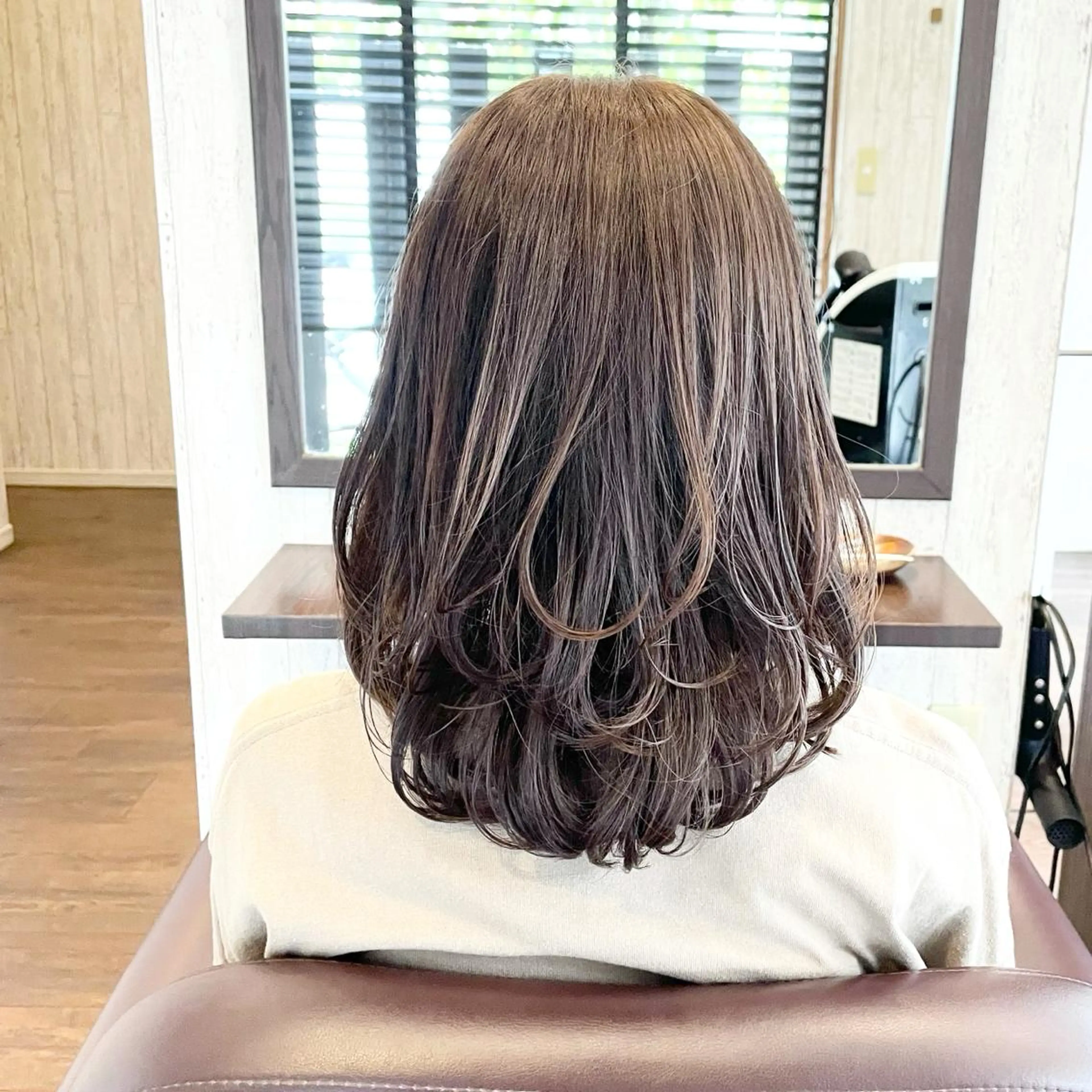 ミディアム カラー 髪質改善&Spa fee 南越谷店2号店所属・岩井 夏生のヘアスタイル