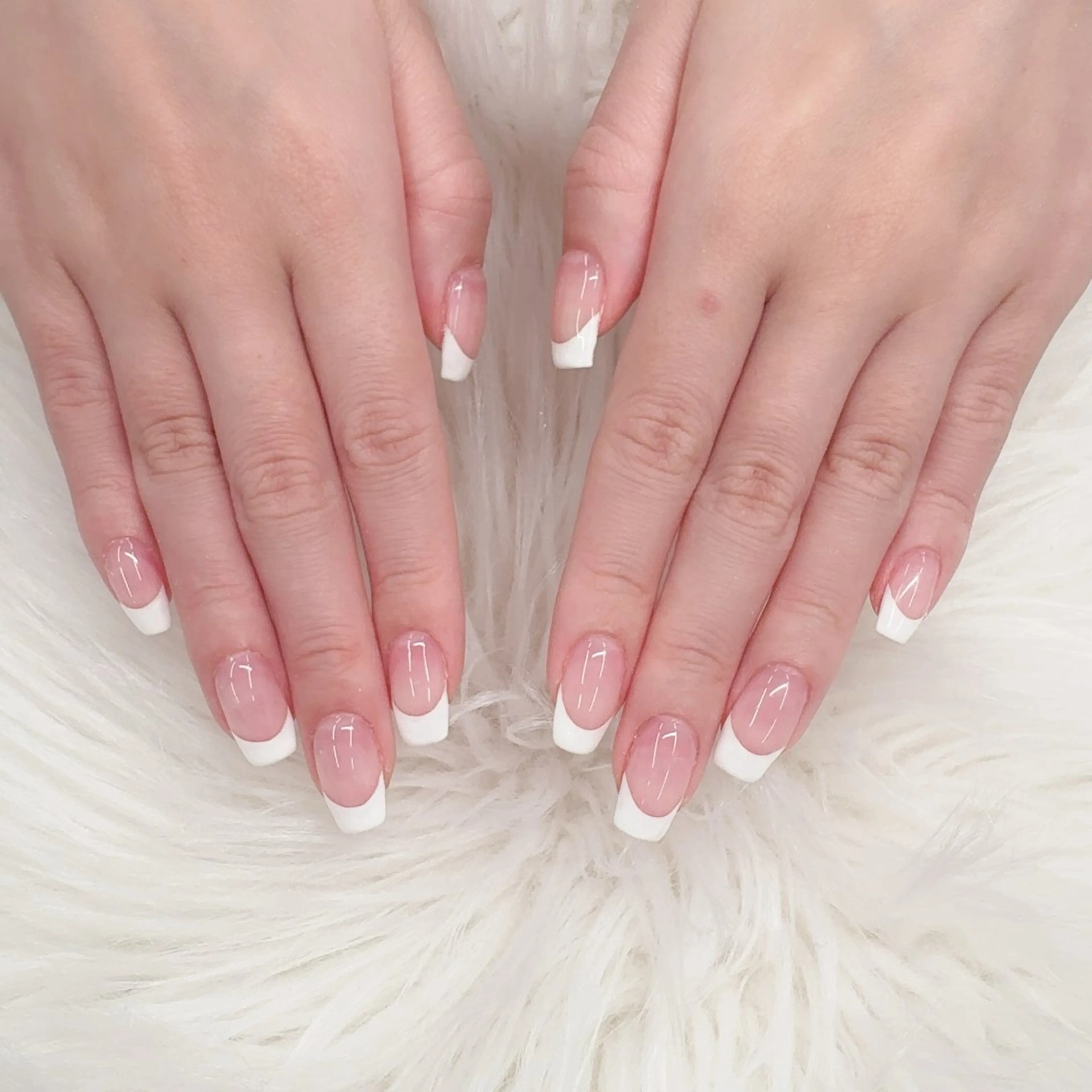 ネイル フレンチネイル ハンドネイル エリクサーネイル池袋 大谷のネイルデザイン