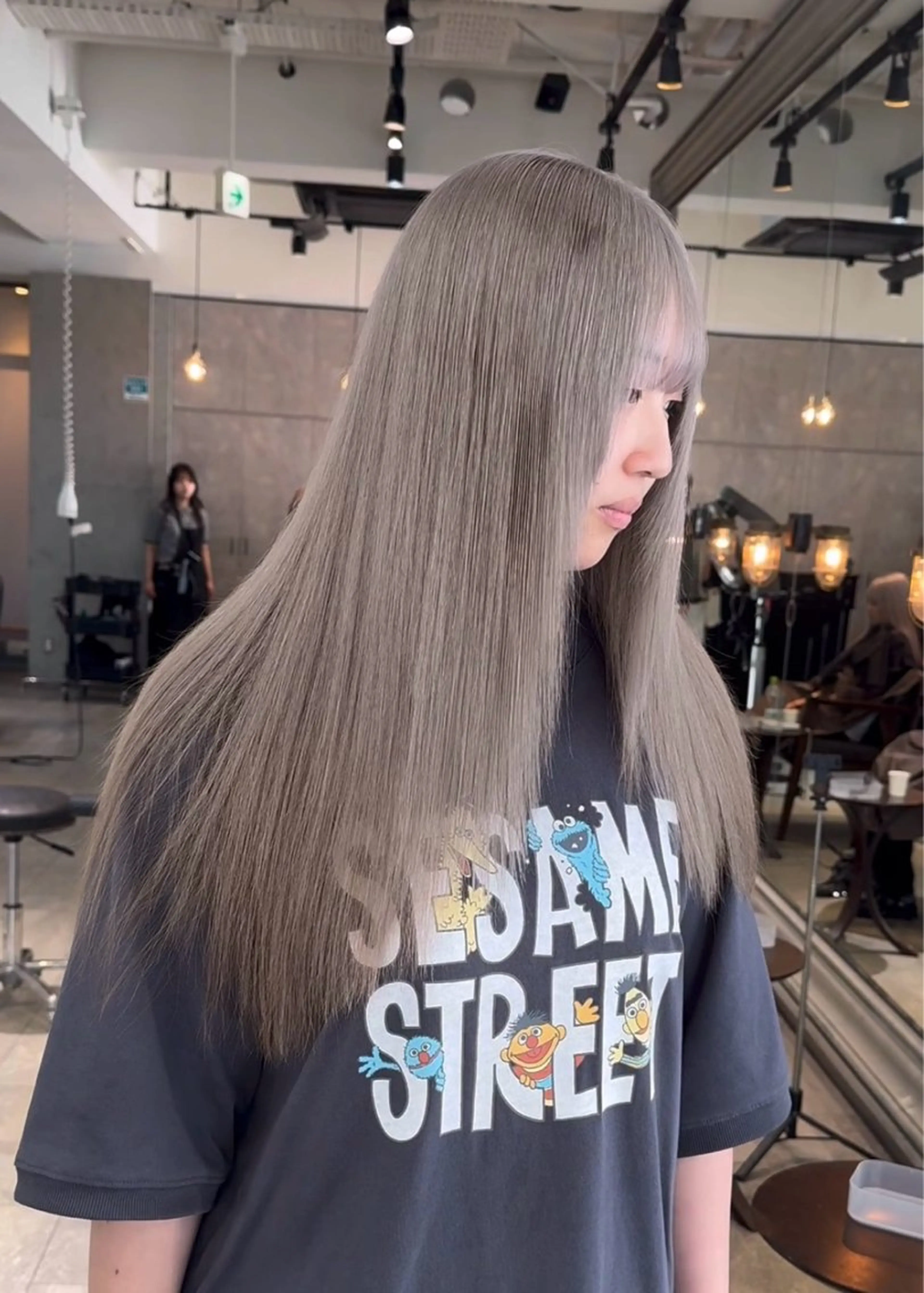 ロング カラー ヘアカラー 🩵ྀིハイトーン みほ🎀🫐のヘアスタイル