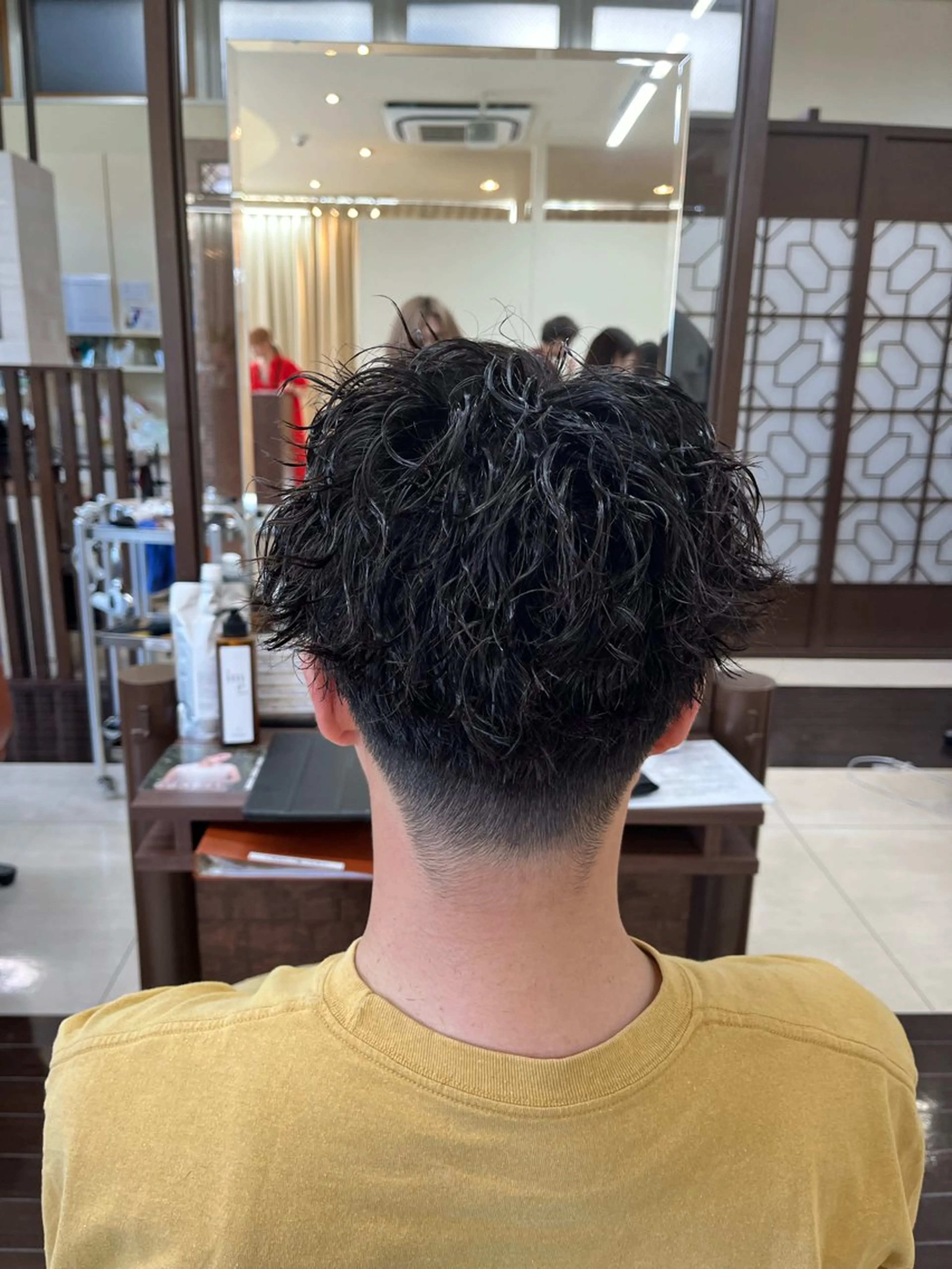 ショート パーマ メンズ センターパート メンズパーマ ツイストスパイラルパーマ 刈り上げ スパイラルパーマ AROH  men's cut&men's perm 船橋店所属・🧊メンズ特化🧊 高木航希のヘアスタイル