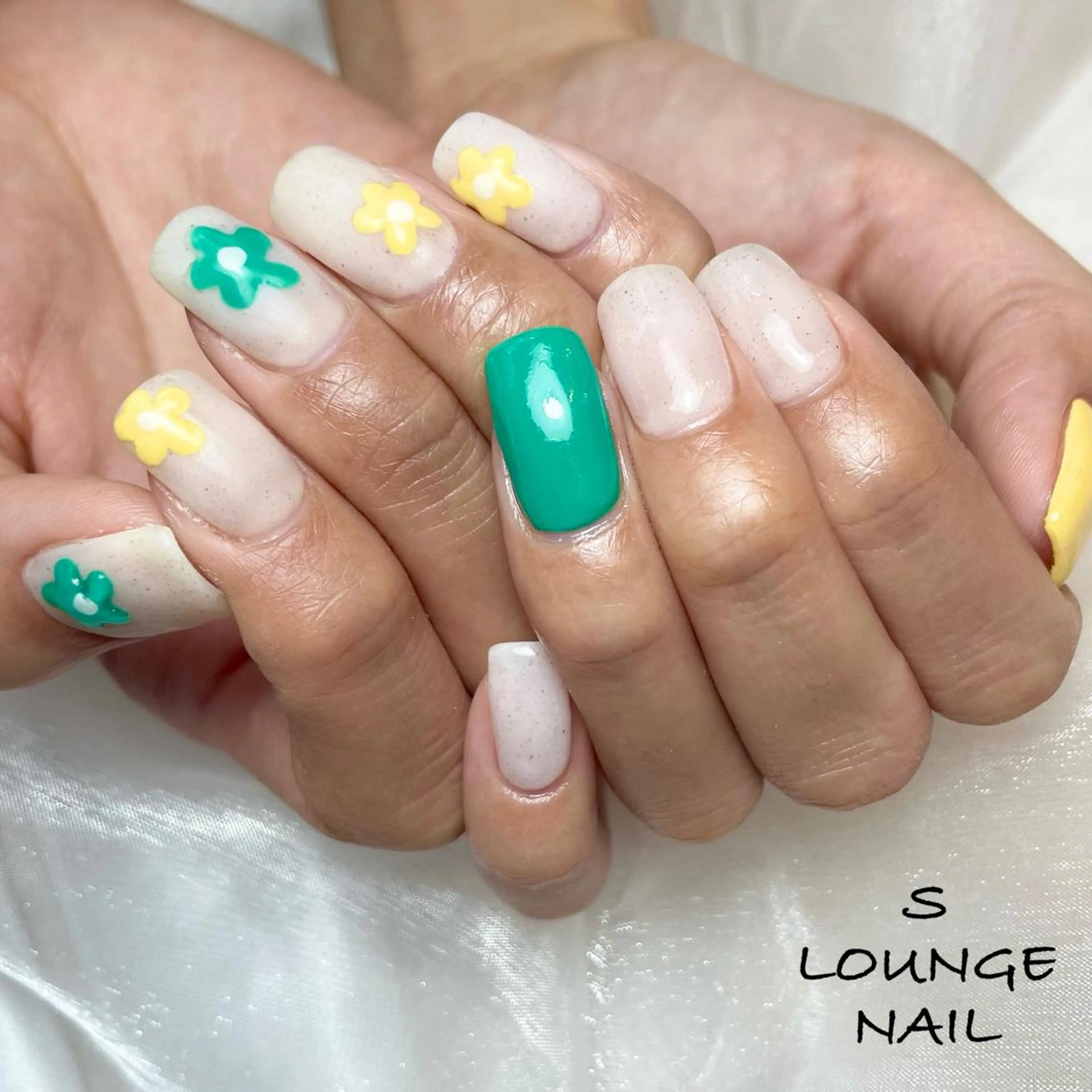ネイル アートネイル フラワーネイル 持ち込み ハンドネイル フットネイル S LOUNGE NAIL所属・パーツたくさん🍓 SUMIのネイルデザイン