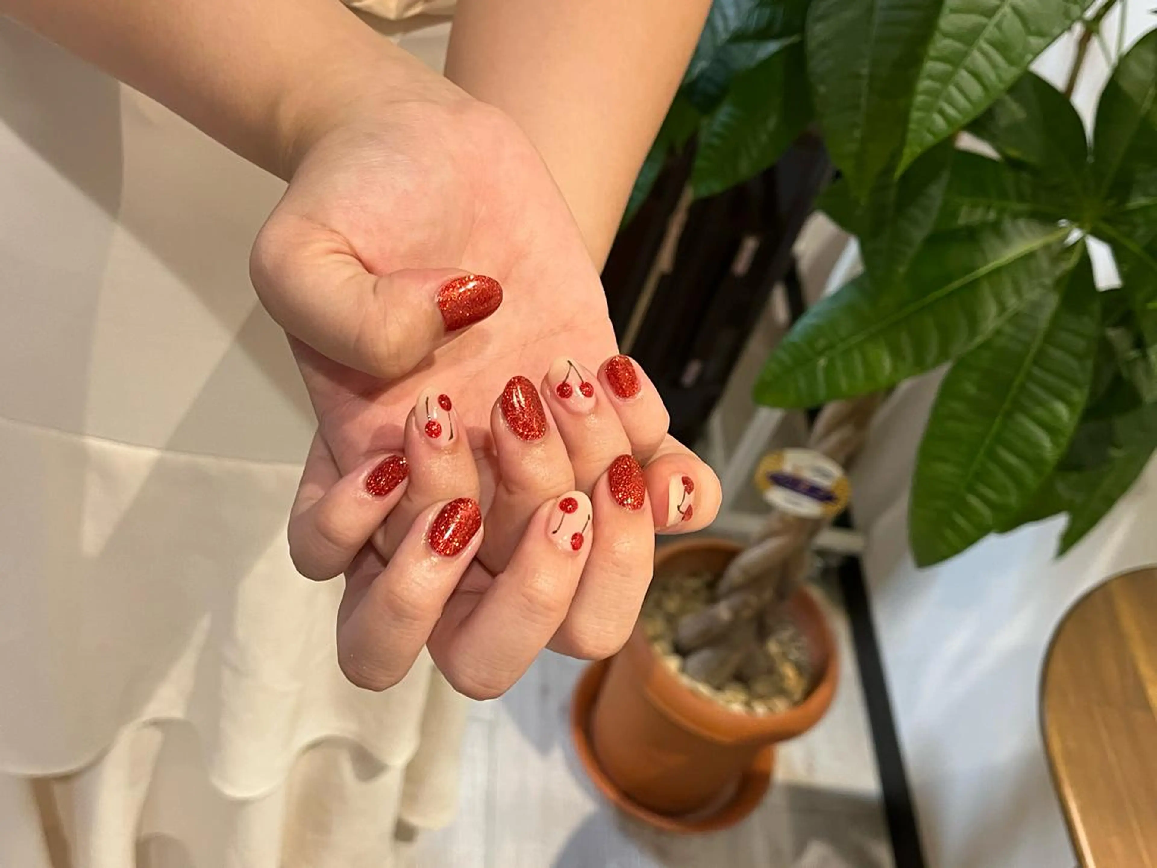 ネイル ハンドネイル Protea ❁⃘*.ﾟ清家 美穂のネイルデザイン