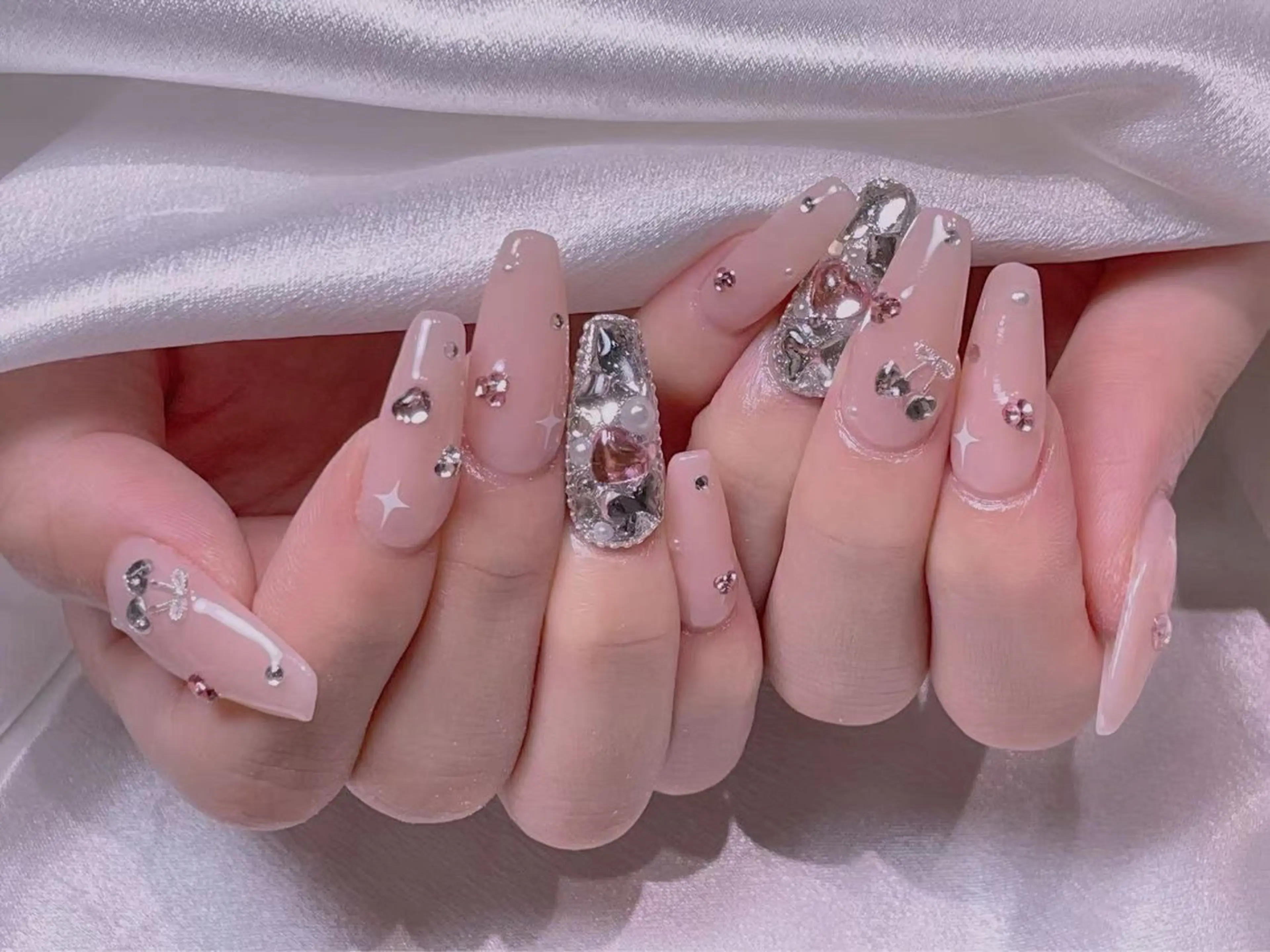 ネイル M2ネイルサロン【長さ出し&フィルイン導入店】所属・長さ出し専門店 RIRIのネイルデザイン