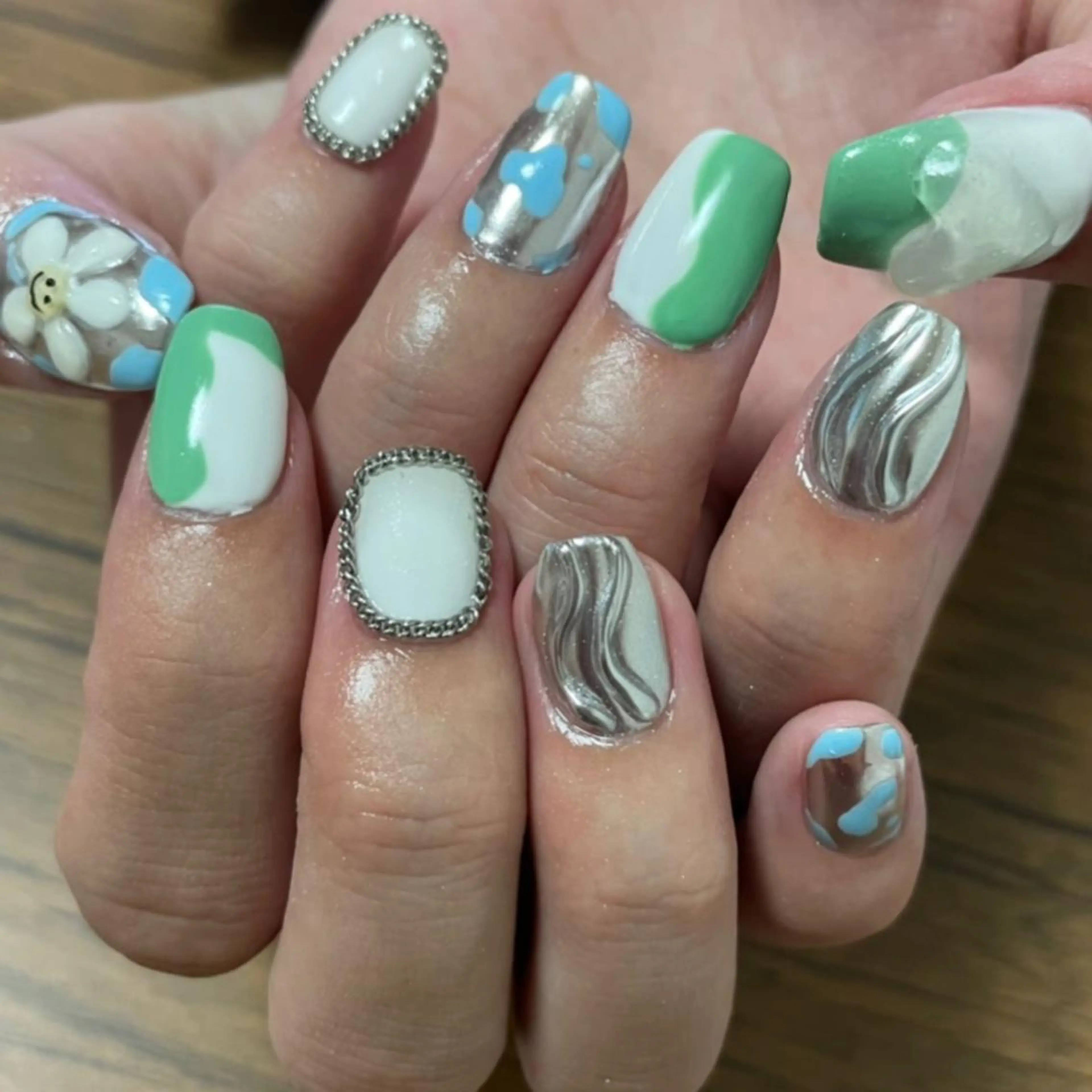 ネイル nail salon ＆ school　Maria所属・Ito Natsumiのネイルデザイン