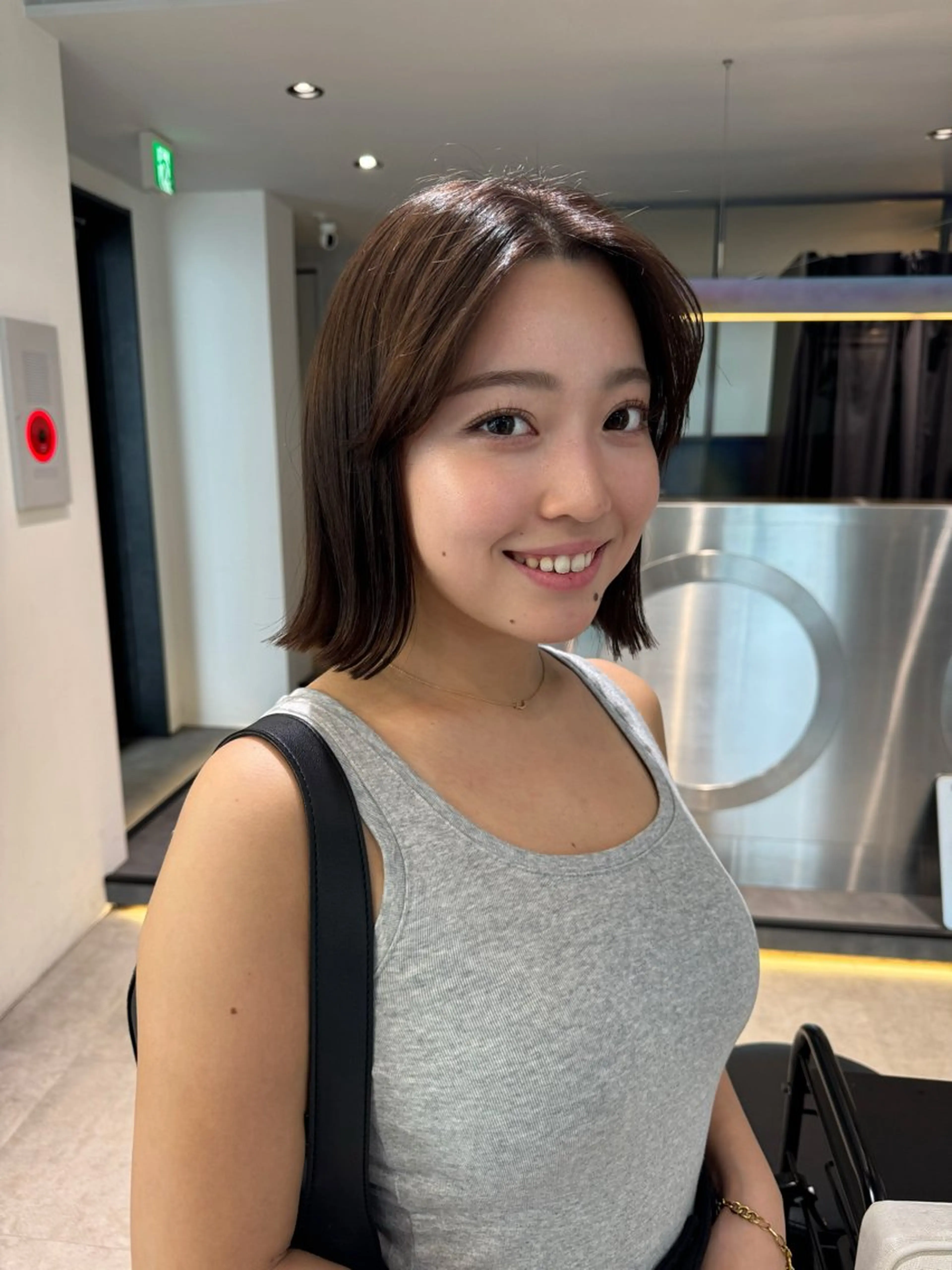 ミディアム ボブ 外ハネヘア カット Qin shaire salon 原宿所属・🌿パーマ/ボブ/ レイヤー/Mikiのヘアスタイル