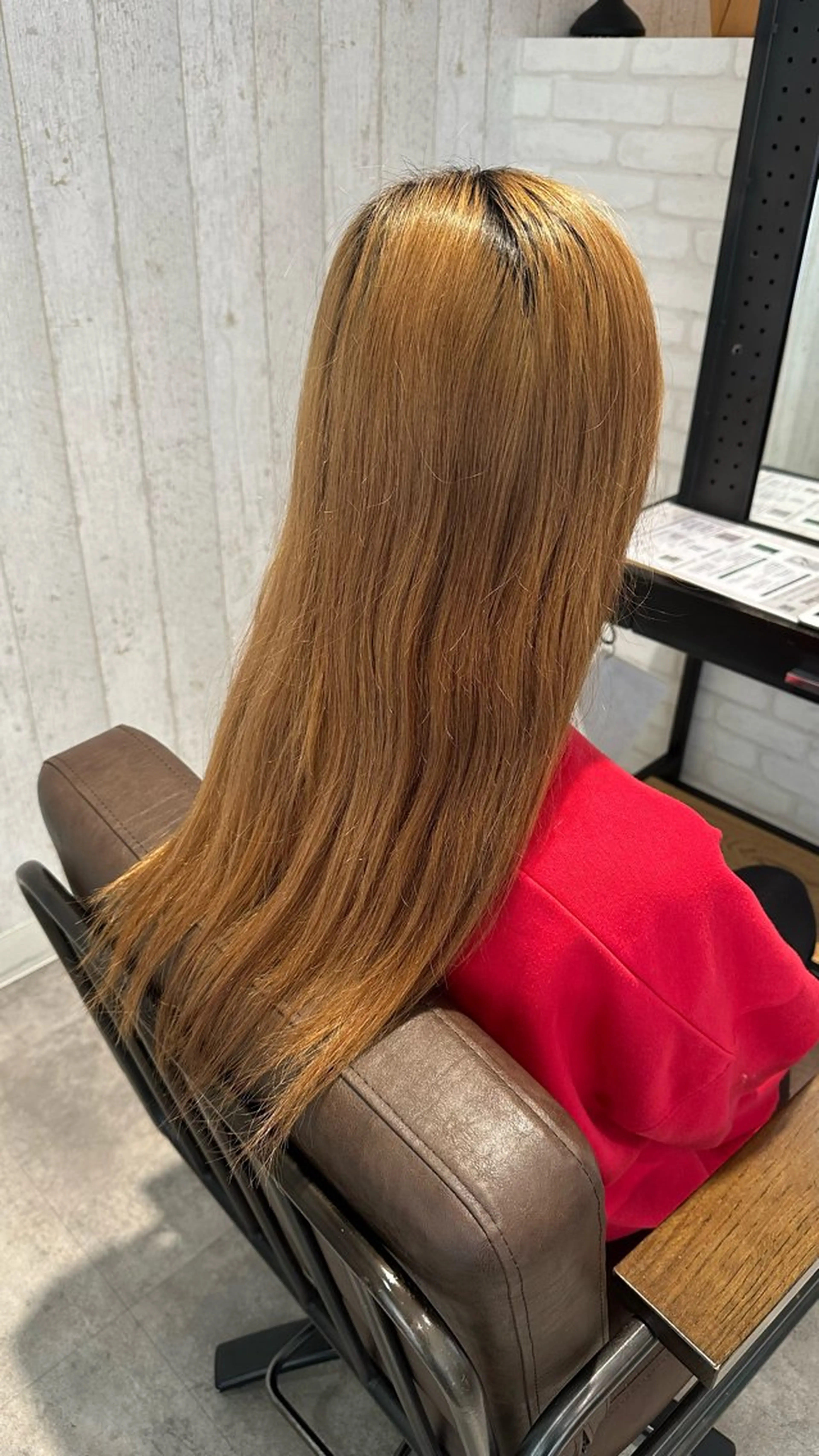 カラー ブリーチ 松本 羅華のヘアスタイル
