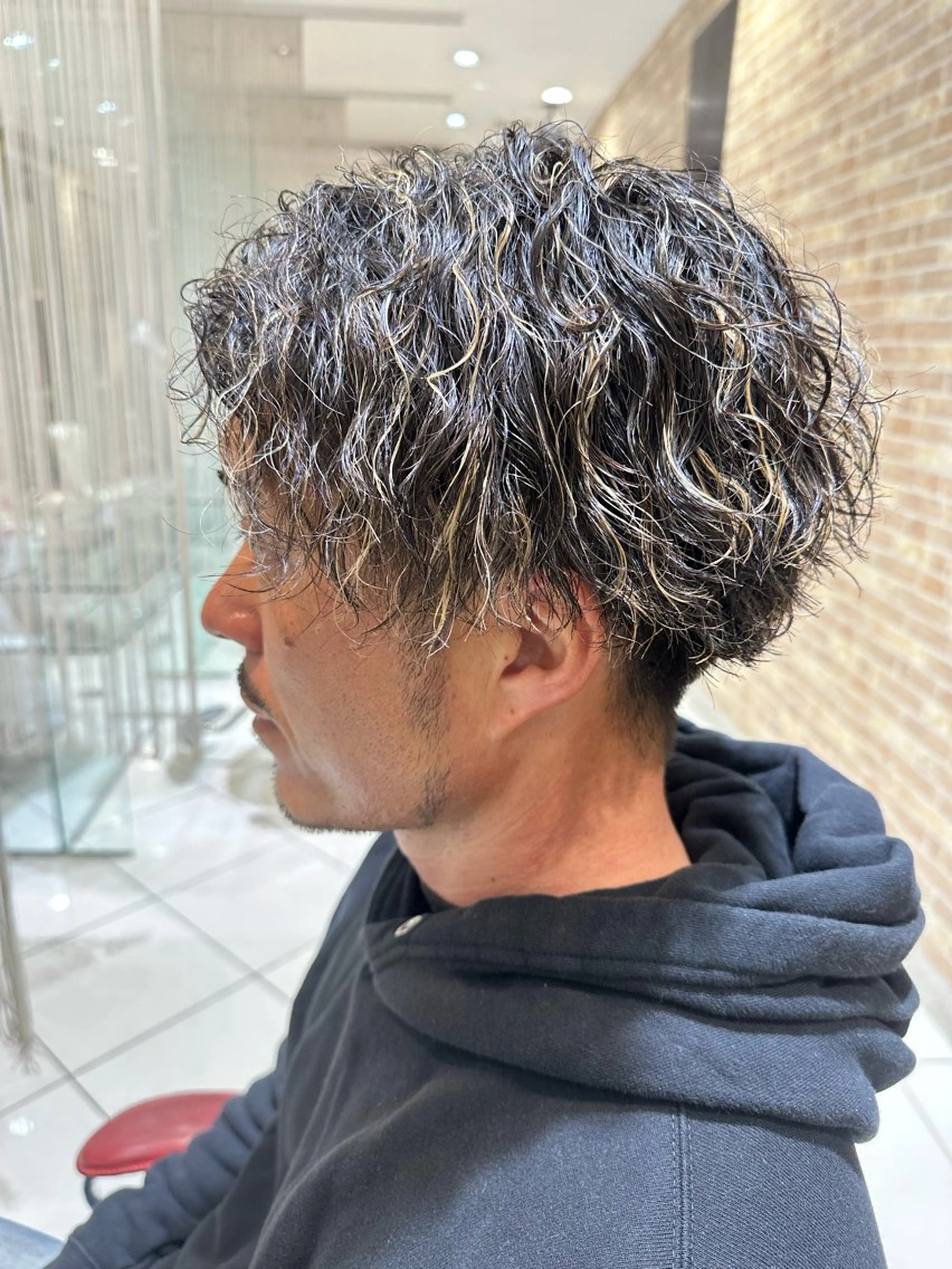 ショート パーマ メンズ メンズパーマ 波巻きパーマ 💈メンズ特化 美容師サキ💈のヘアスタイル