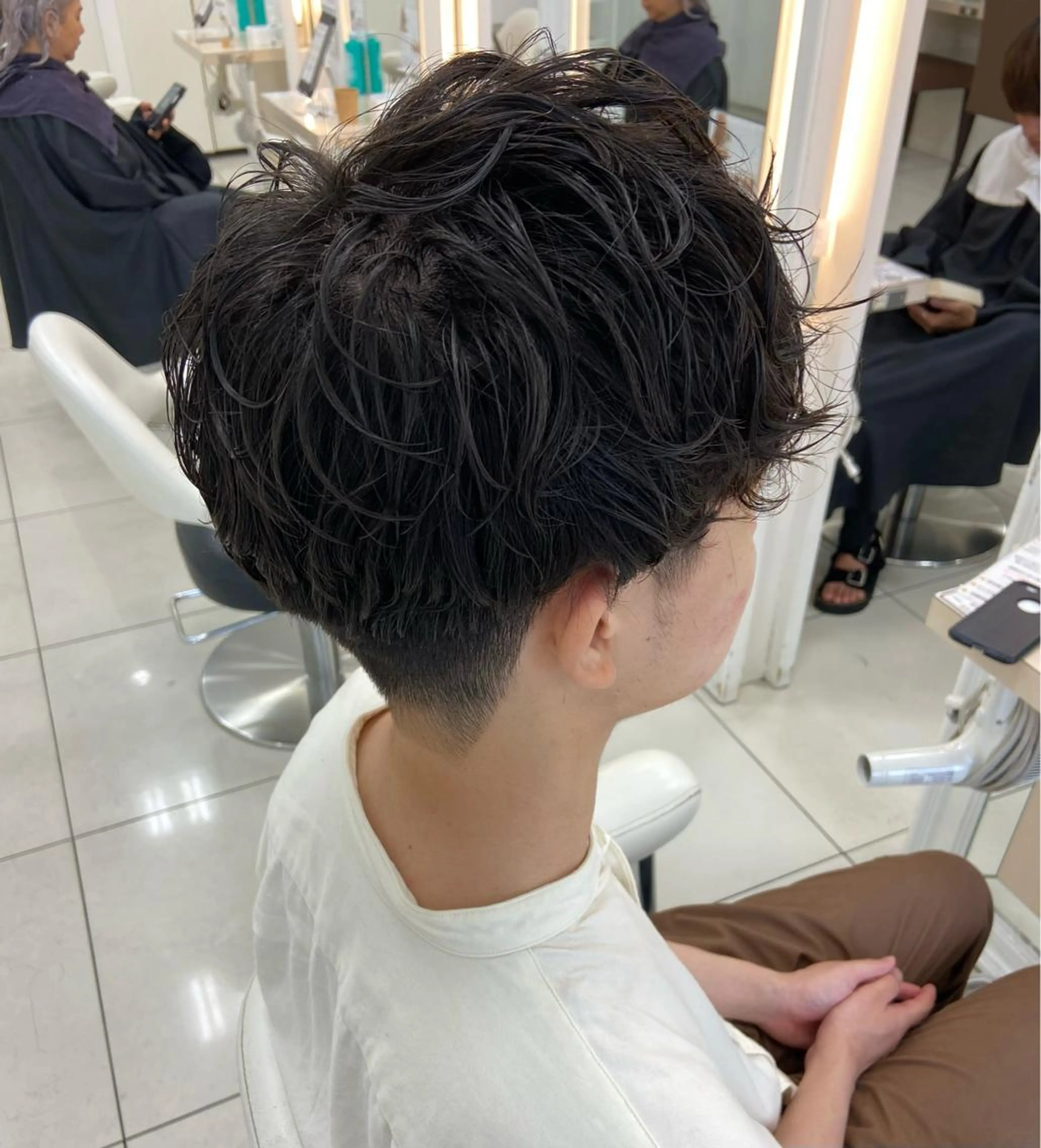 ミディアム パーマ メンズ カット パーマ 🫧ふくだ りな 🕊のヘアスタイル