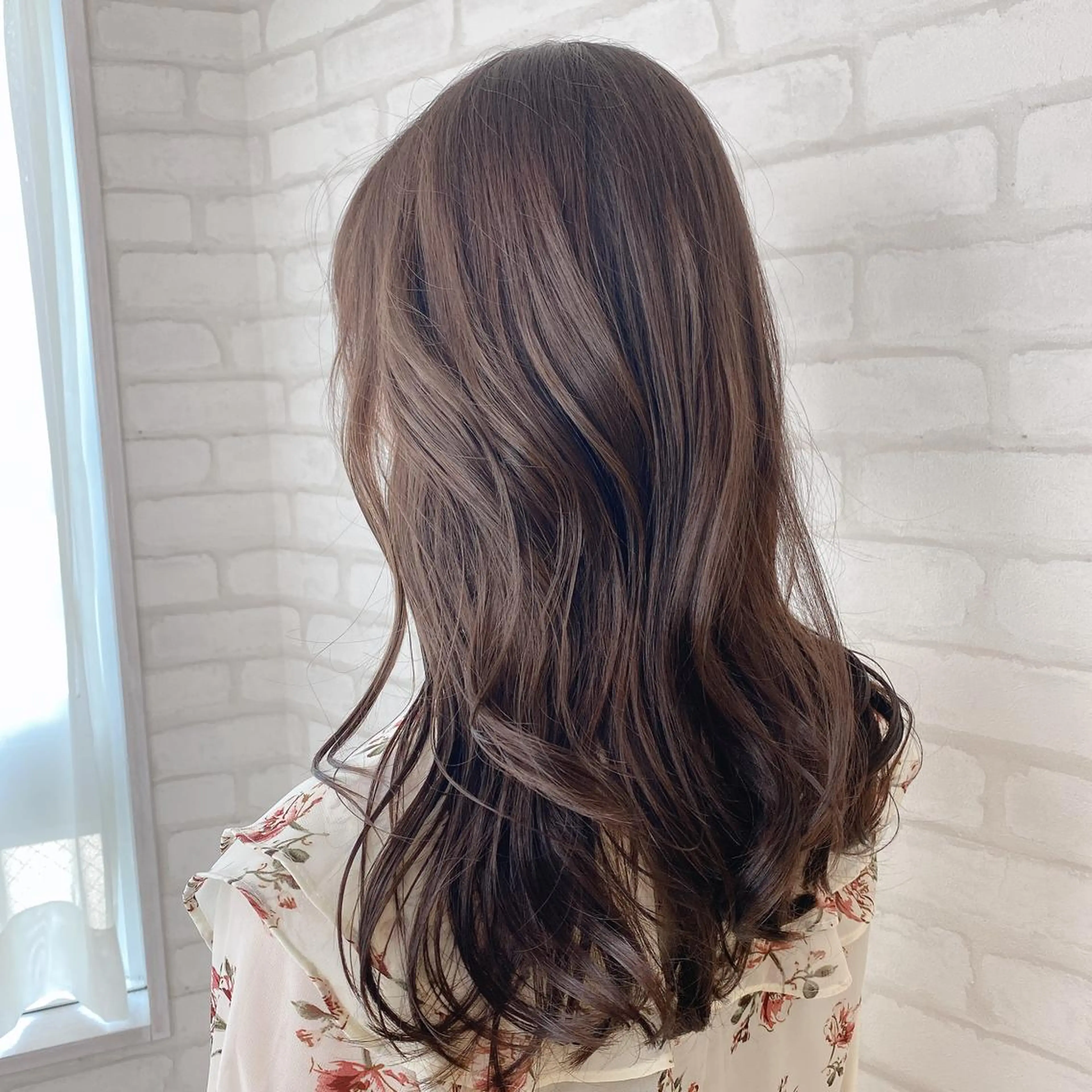 セミロング カラー abilita AZUSAのヘアスタイル