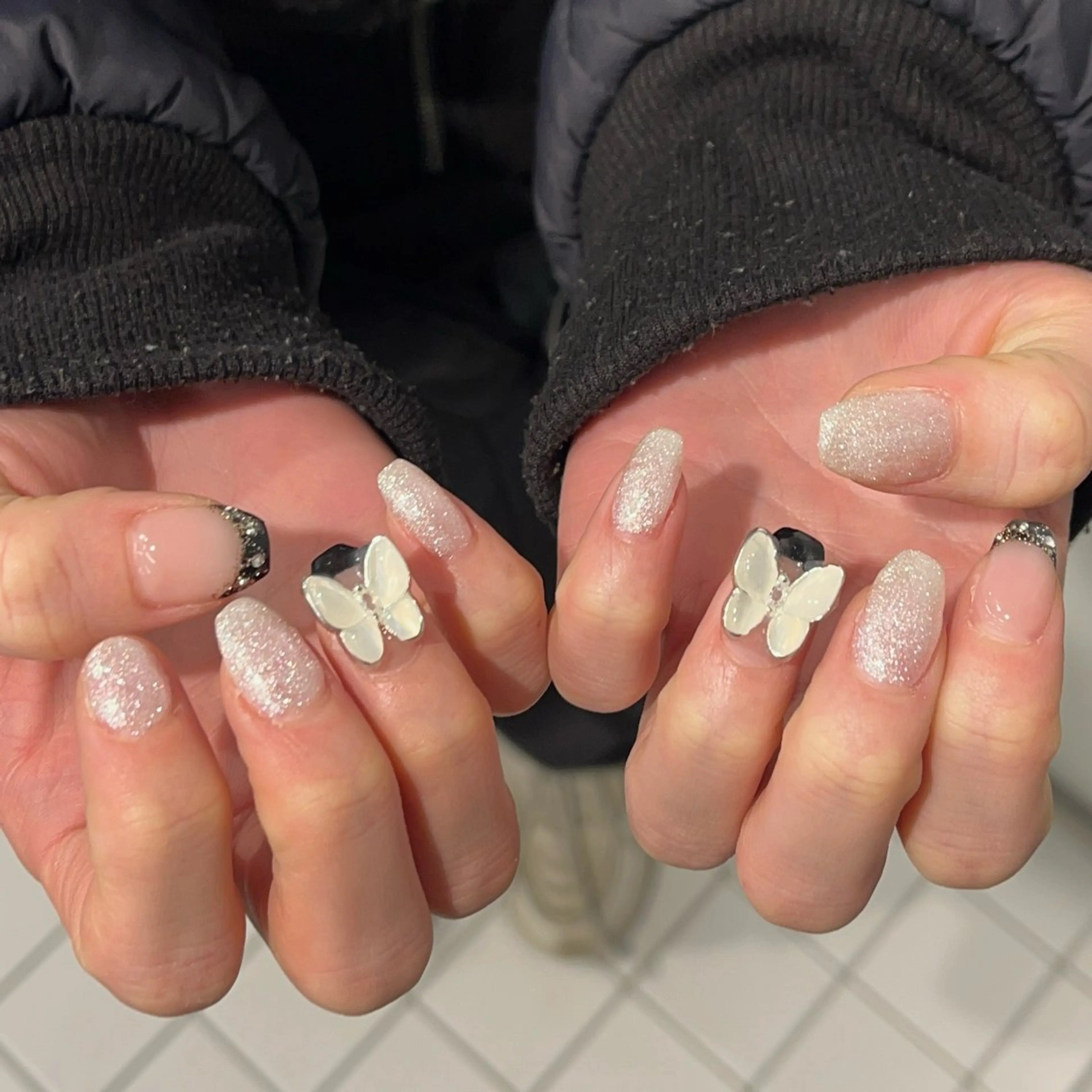 ネイル キラキラネイル ロングネイル リボン バレンタイン 冬ネイル ハンドネイル eight nail 春菜のネイルデザイン