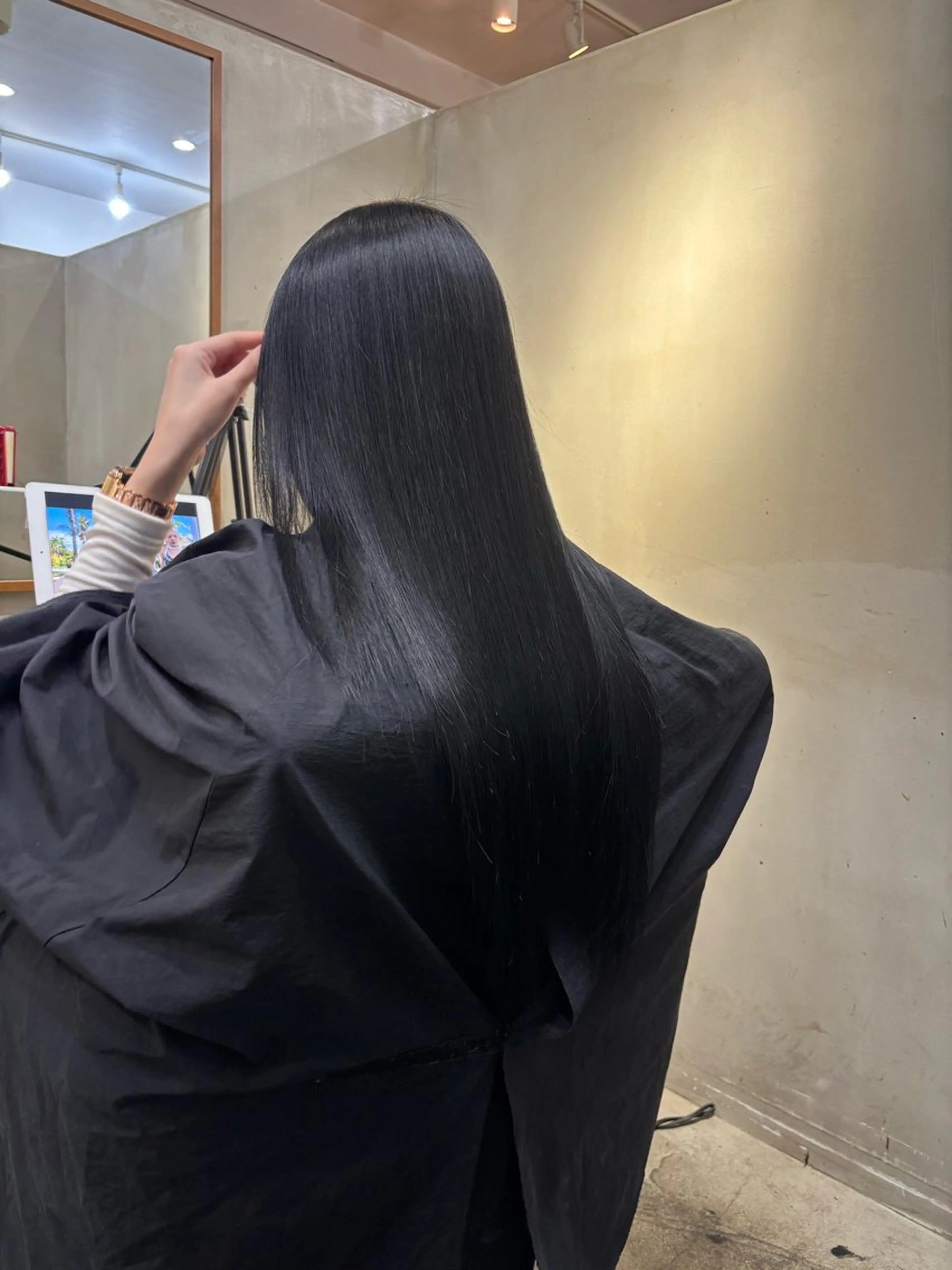 ロング カラー 黒髪 ヘアカラー VOYAGE所属・中園 康のヘアスタイル