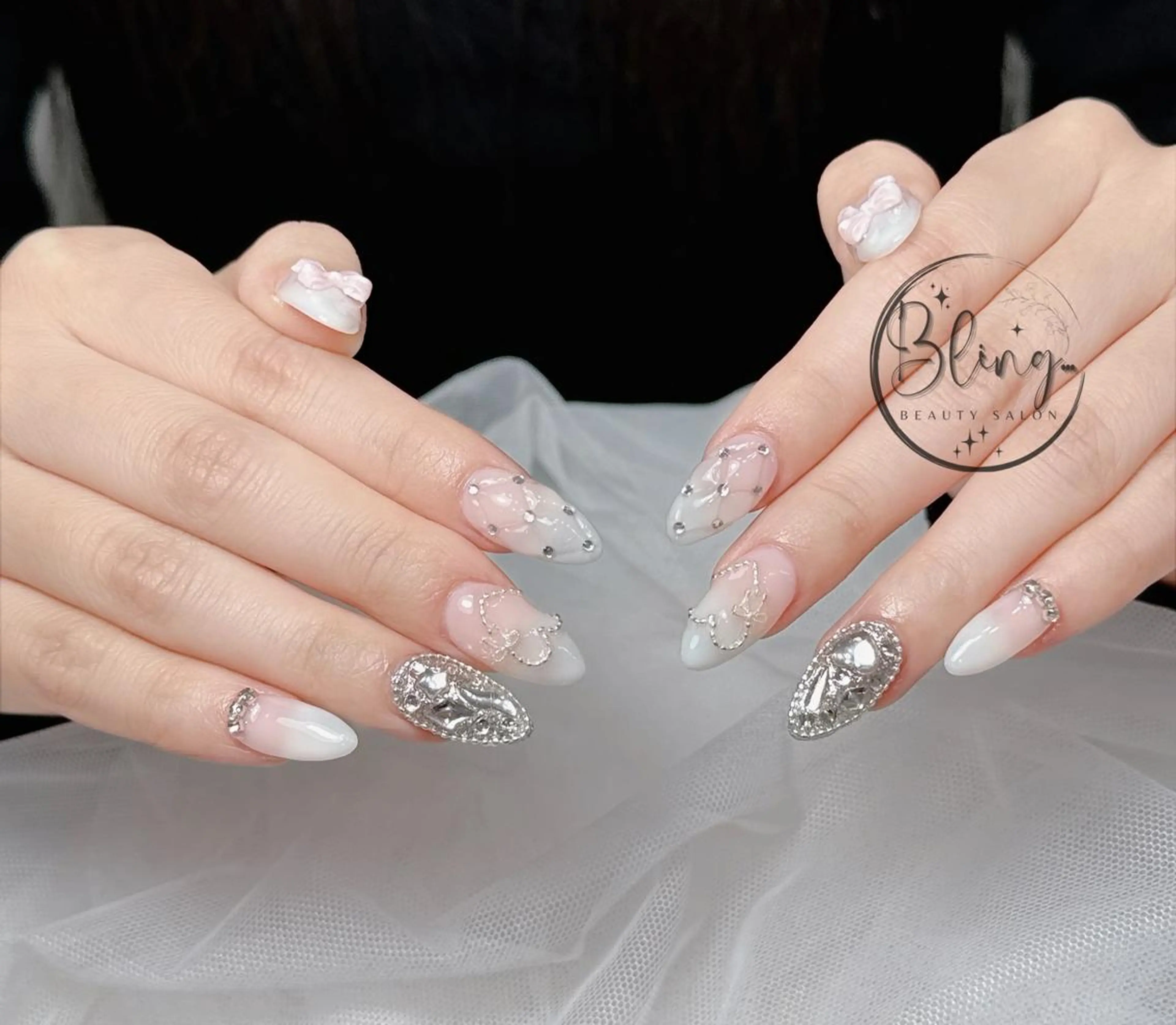 ロング カラー ベージュカラー グラデーションカラー ピンクカラー 韓国風ヘア ハンドネイル 波 なみのネイルデザイン