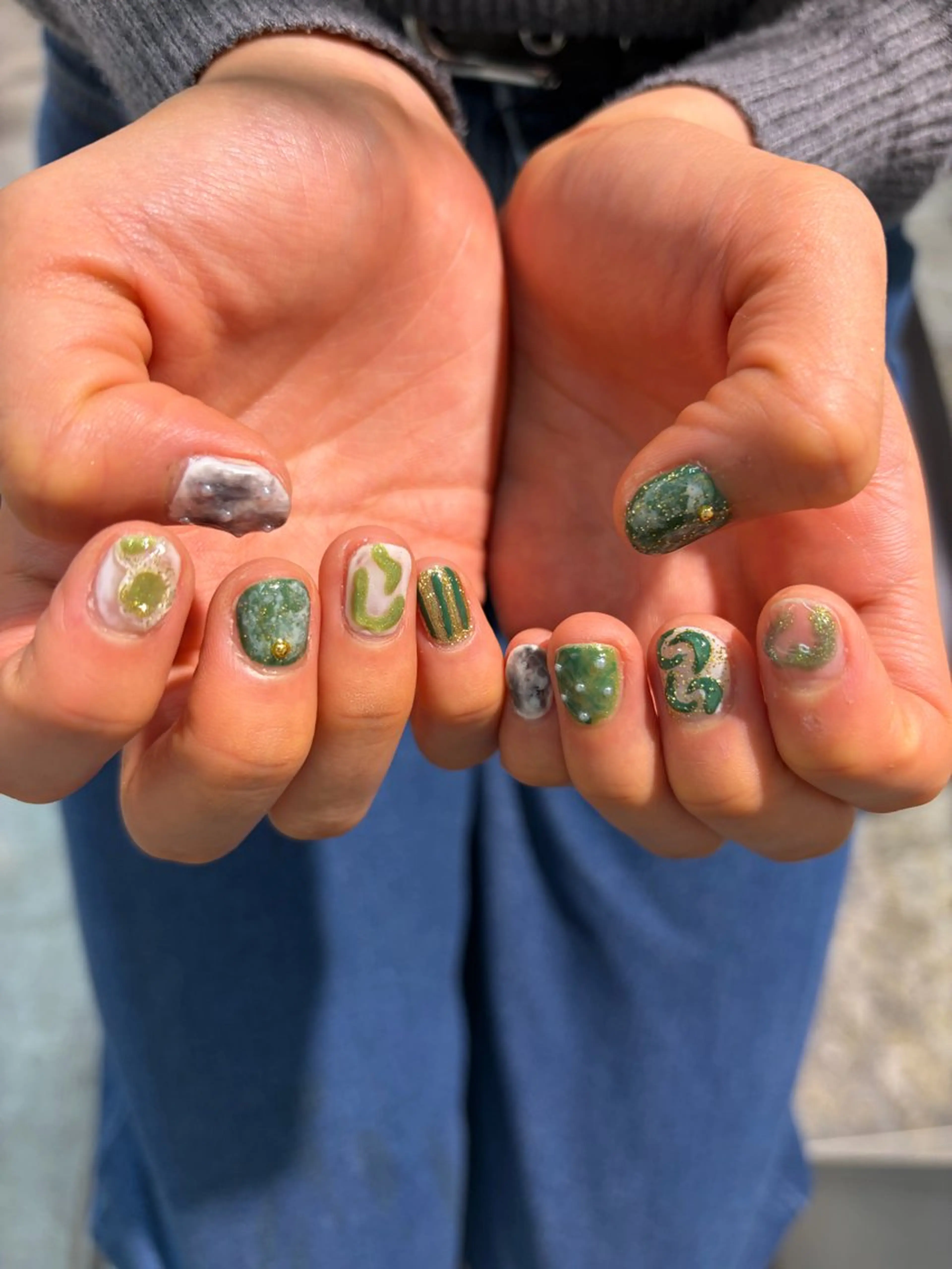 ネイル ハンドネイル 派手髪ハイトーン💛 ネイル💅まりなのヘアスタイル