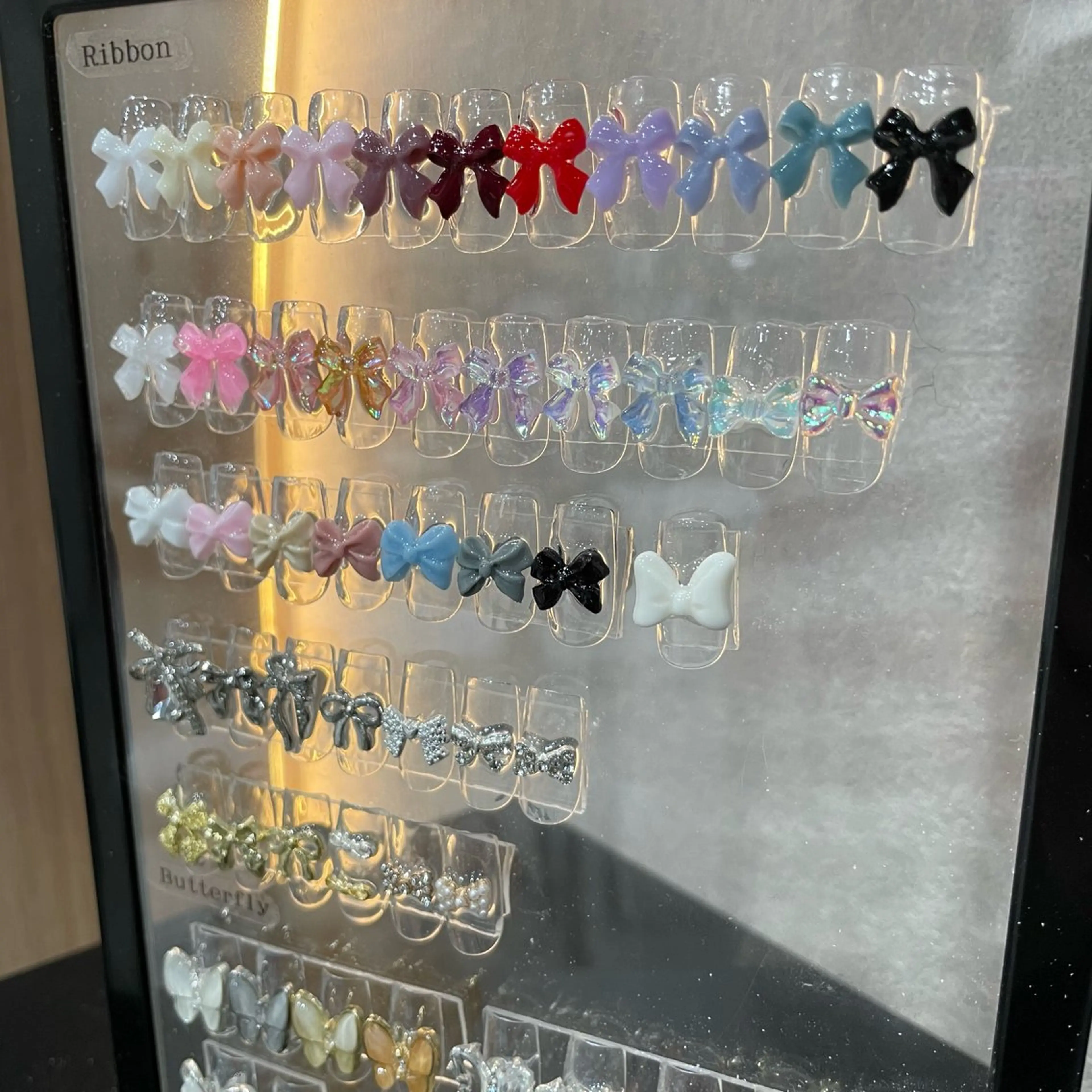 ネイル リボン Rommy suiのネイルデザイン