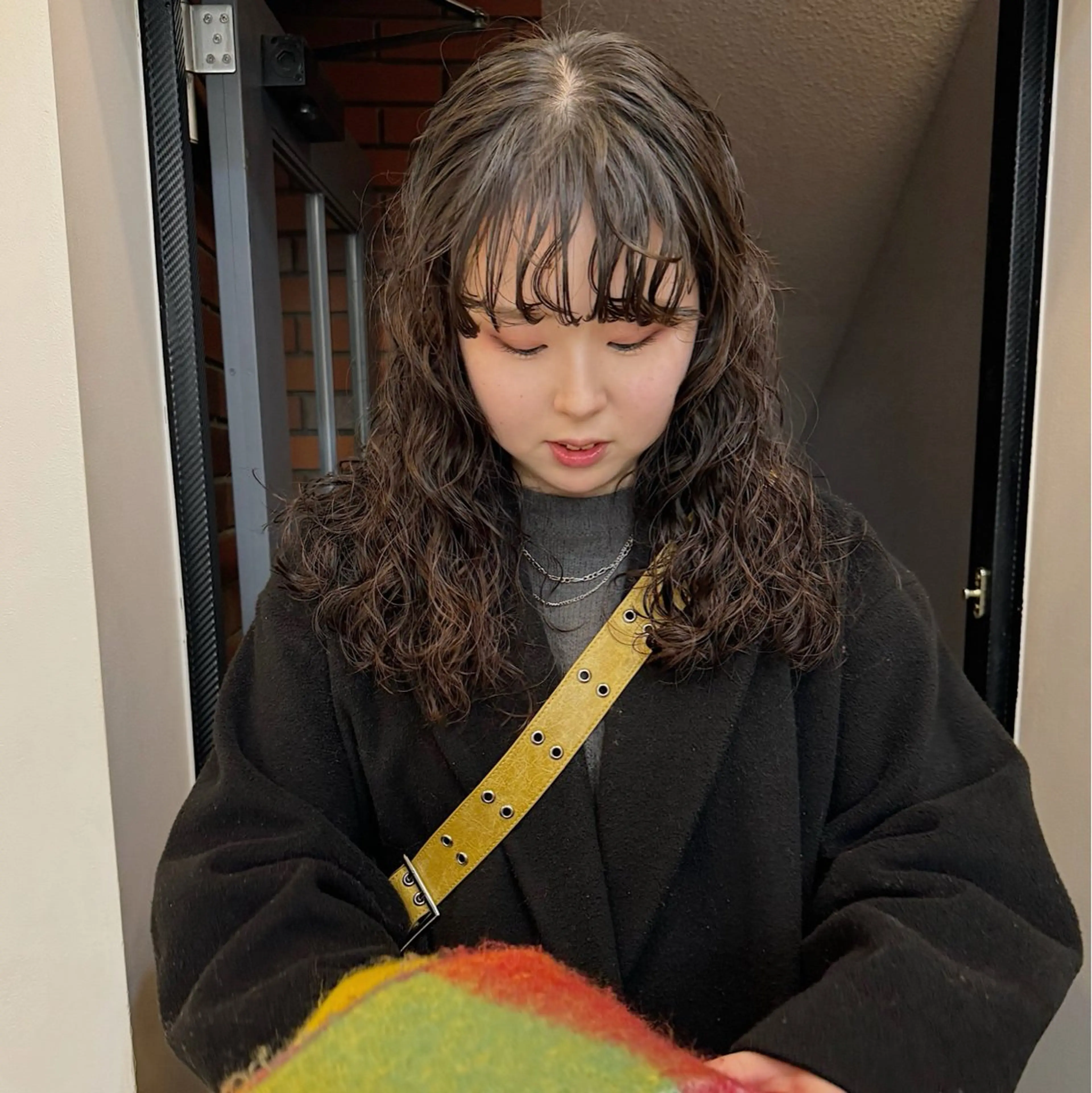 セミロング パーマ ヘアアレンジ セミロングパーマ 卒業式のヘアスタイル パーマ 🌐サトウ リョウ🌐のその他イメージ