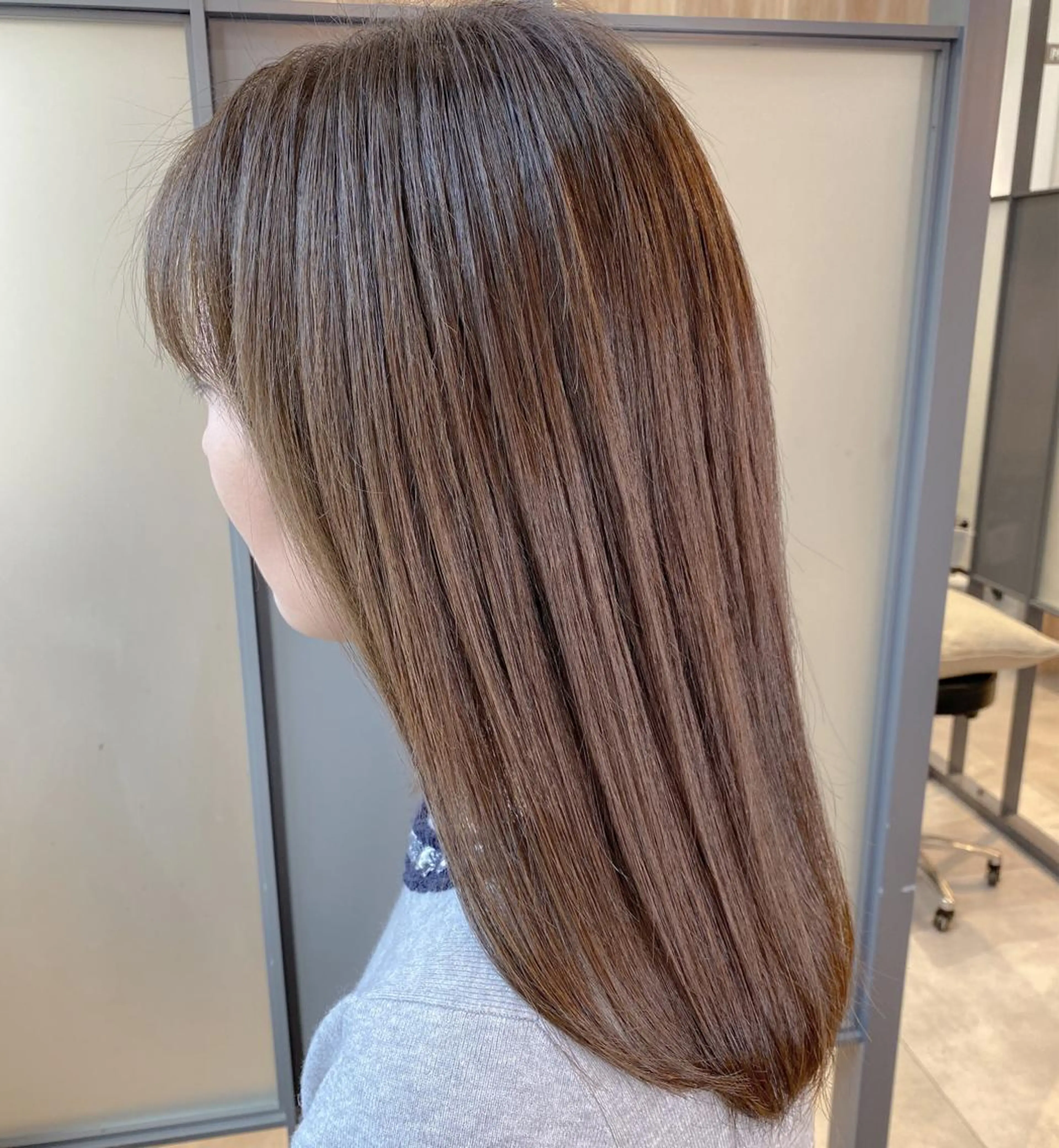 ミディアム カラー ベージュカラー オリーブベージュ トリートメント カット ヘアカラー トリートメント SALOWIN神戸三宮East店所属・【透明感、艶髪】西村 有司のヘアスタイル