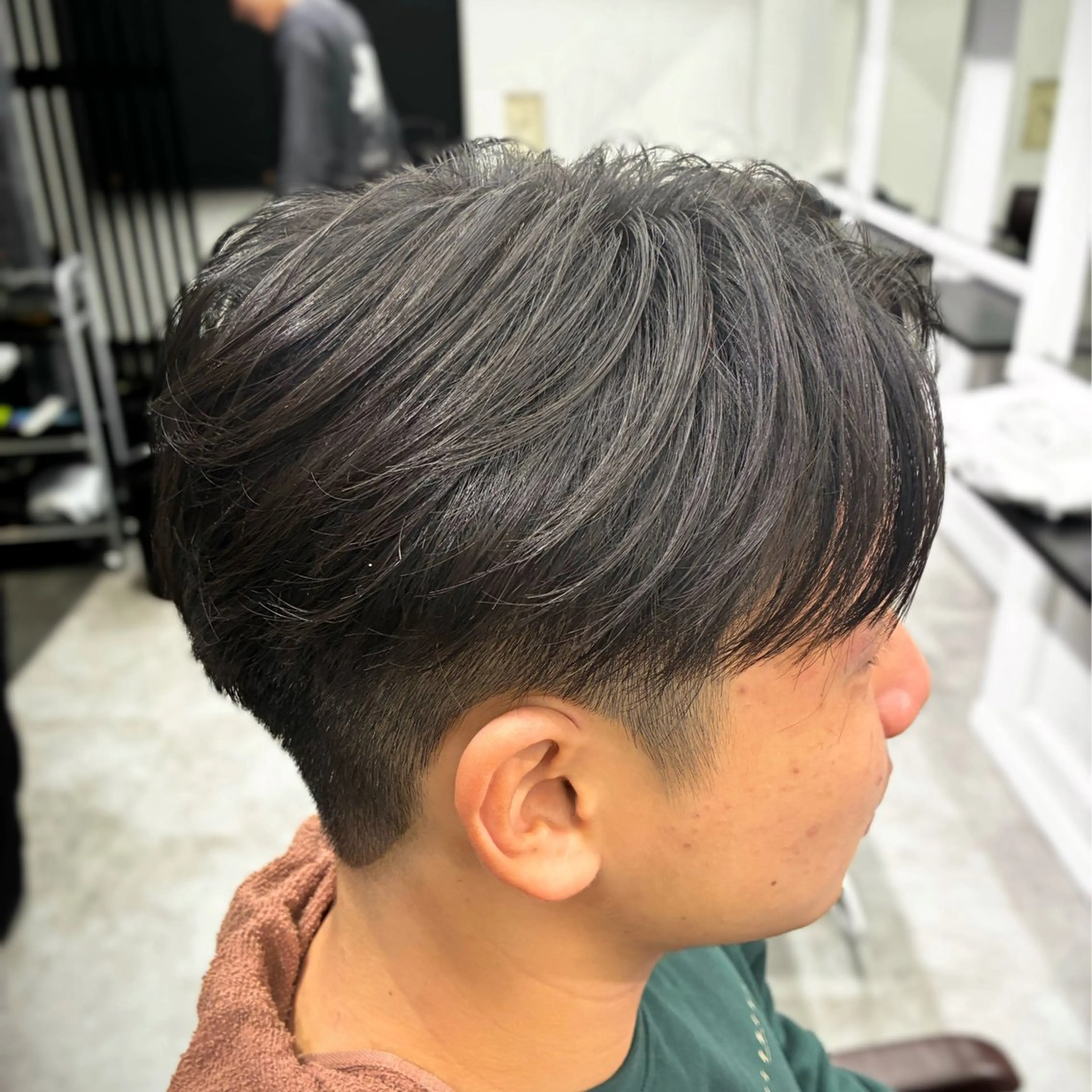 メンズ センターパート 刈り上げ PERCUT 天王寺店所属・上向井 真志【メンズ美容師】のヘアスタイル