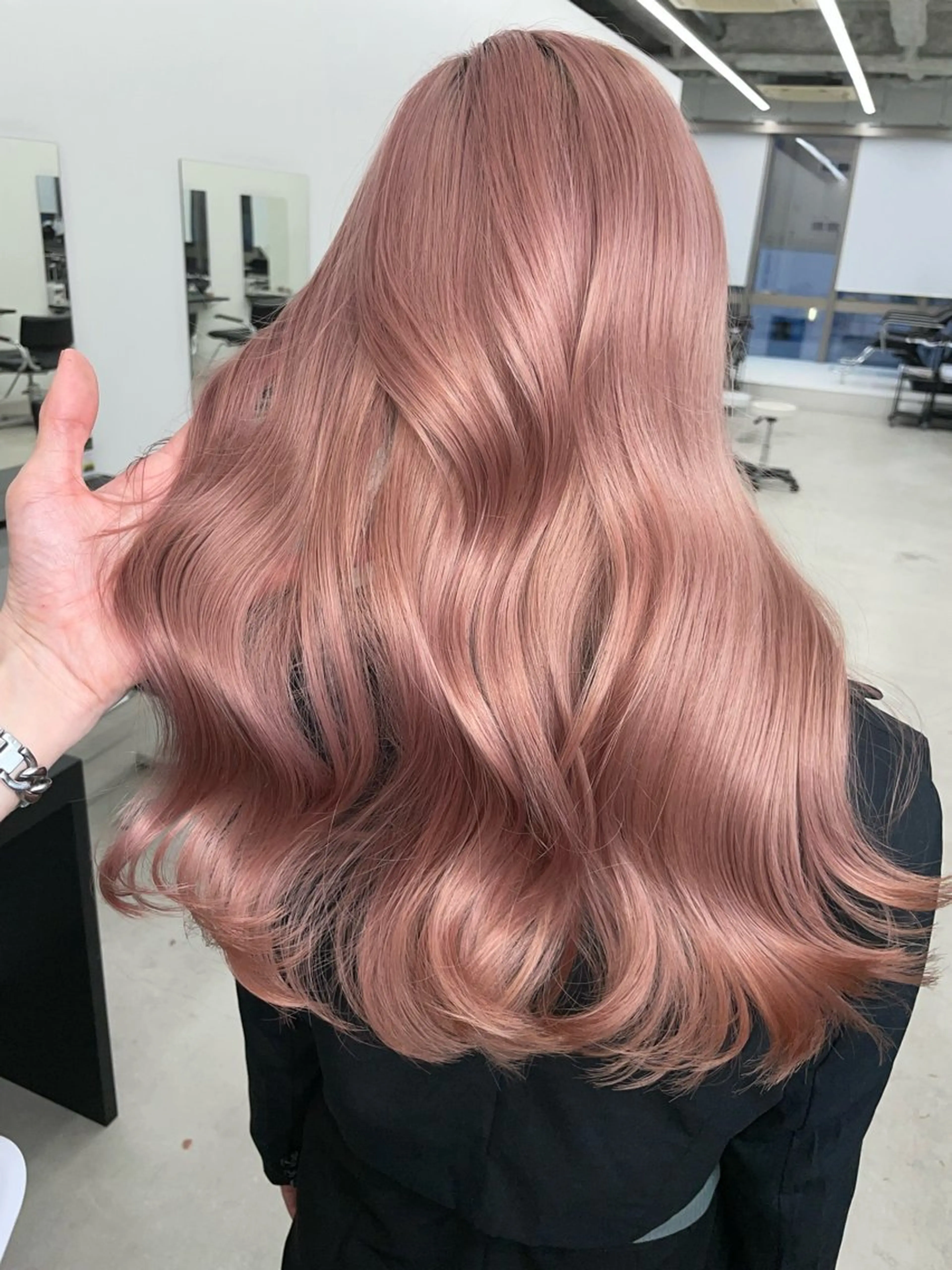 ロング カラー 八代 珠羽のヘアスタイル