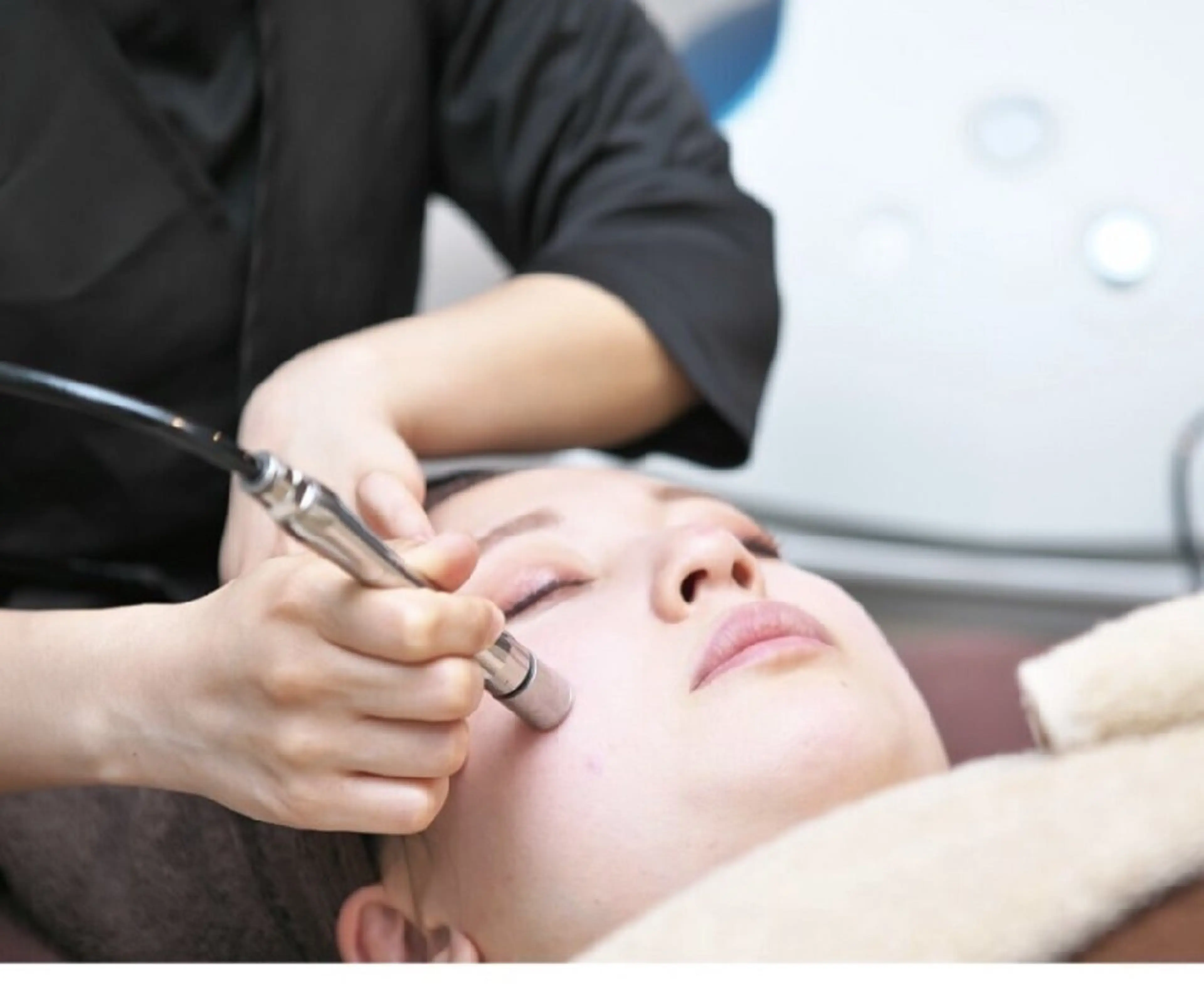 【フェイシャル人気No2】肌荒れ鎮静コース《ダイヤモンドピーリング×水光ジェット》 "現金のみ"の写真