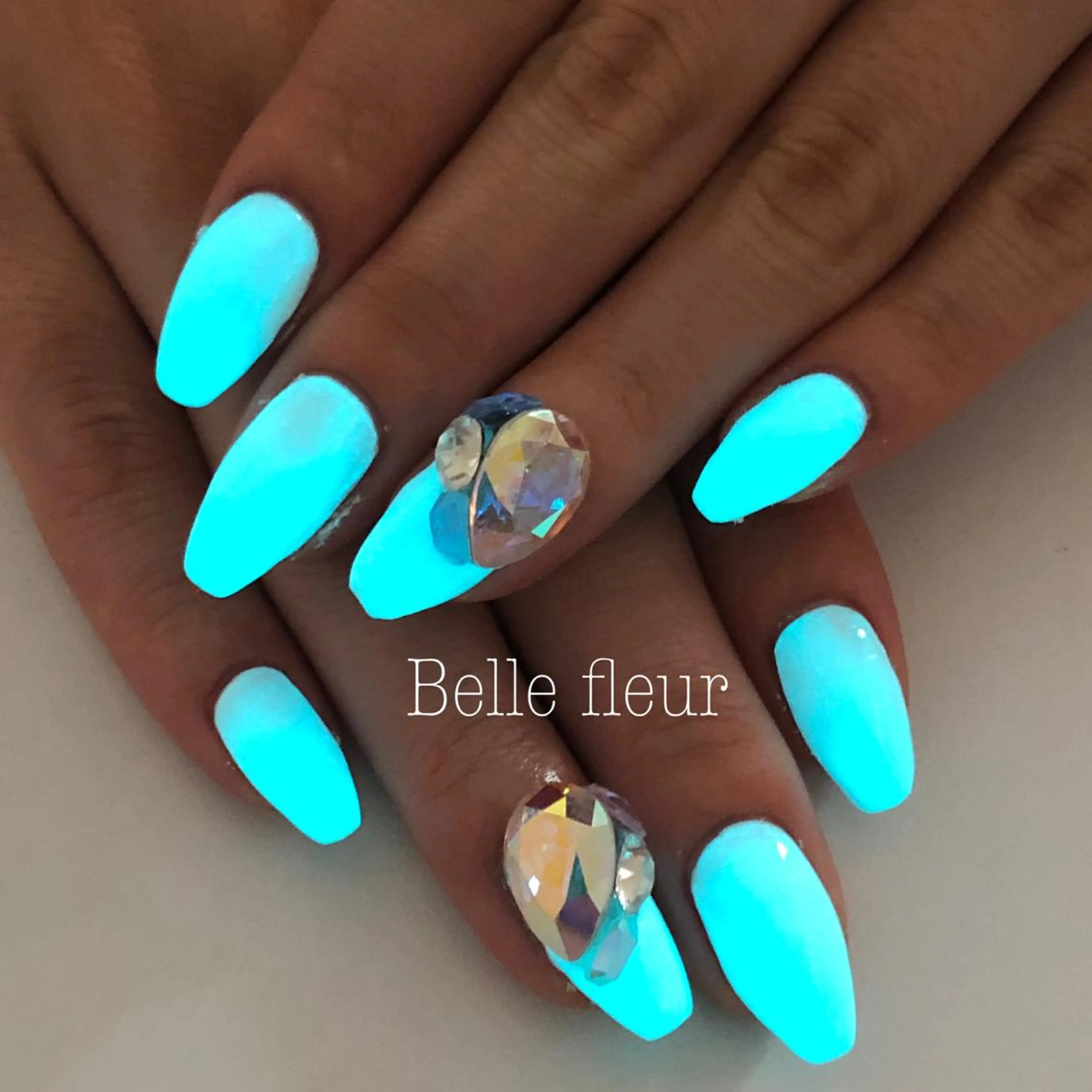 ミディアム ネイル Belle fleurのネイルデザイン