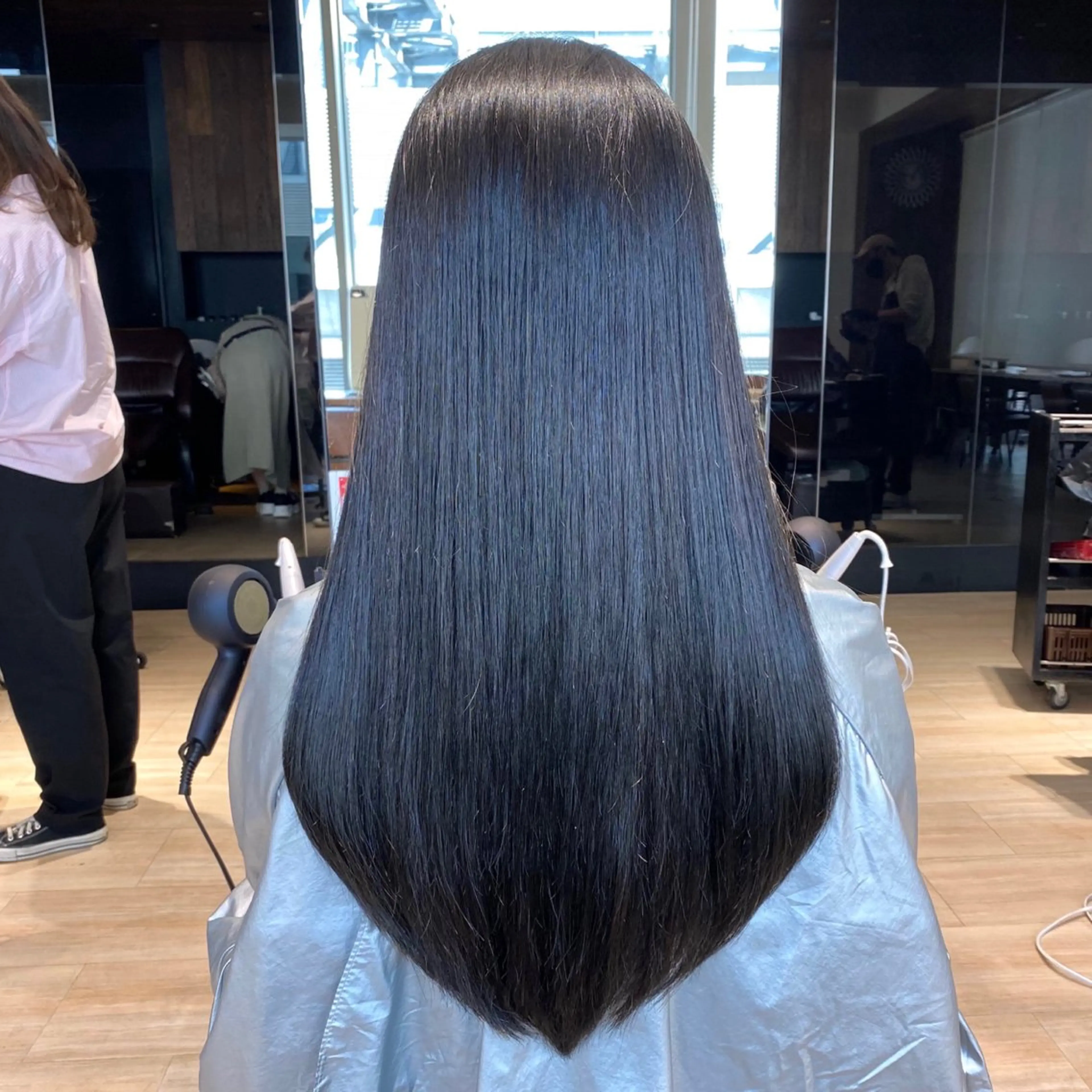 似合わせカット✂️＋コスメストレート☘️＋AFLOATオリジナルトリートメント⭐️の写真