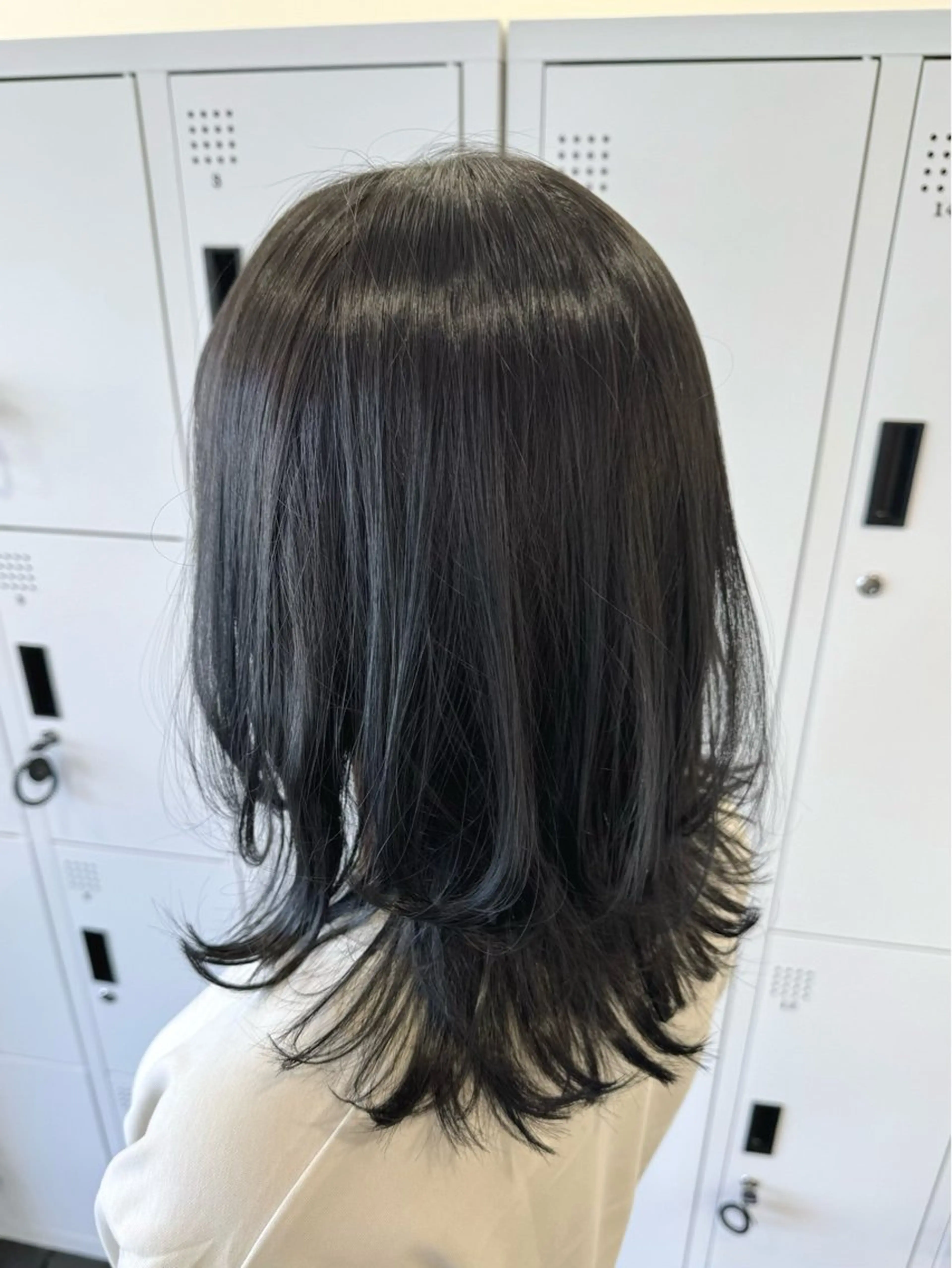 セミロング 八木 菜美のヘアスタイル