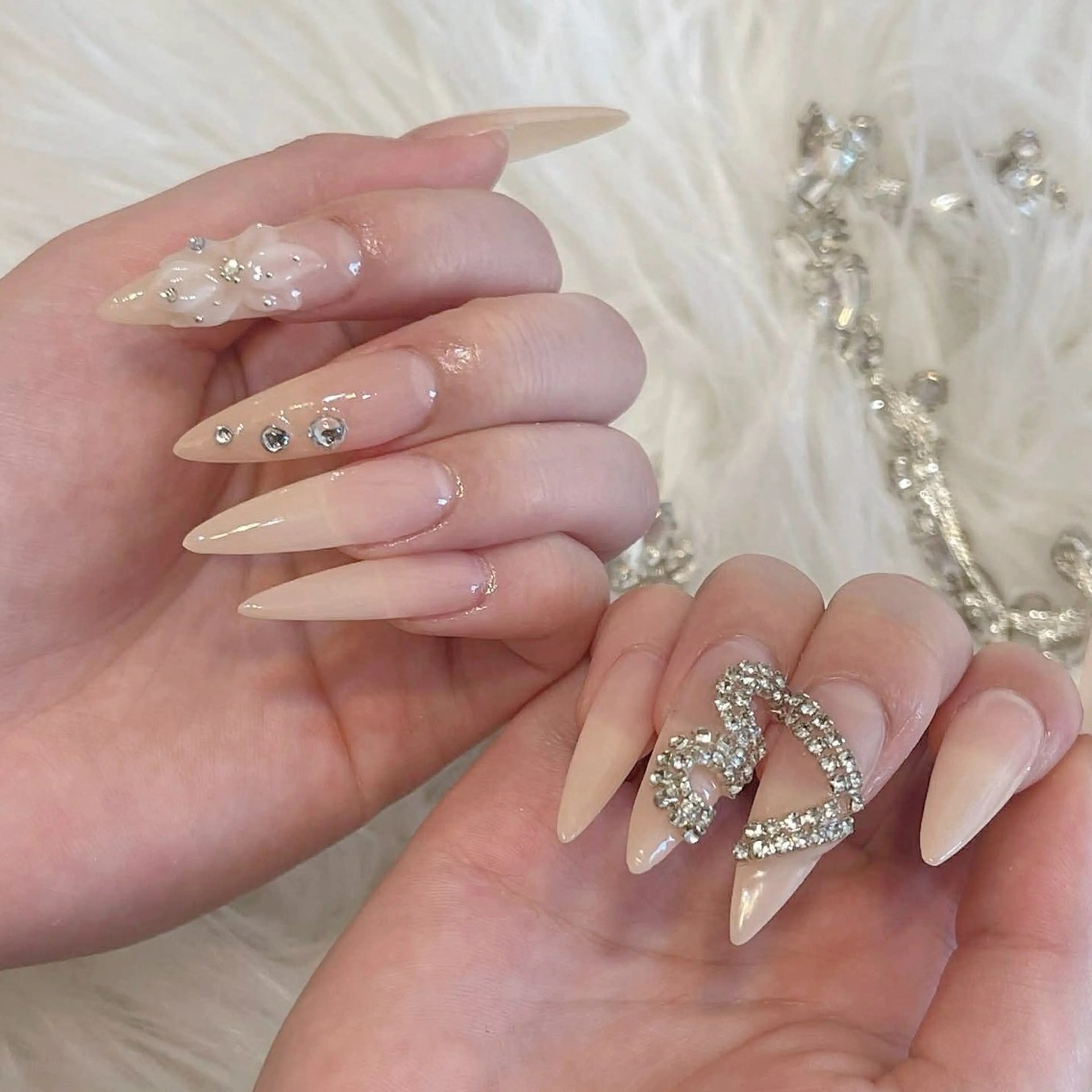 ネイル チークネイル フレンチネイル ガラスフレンチ グラデーション キラキラネイル ハンドネイル LilyLala Nailsalonのネイルデザイン