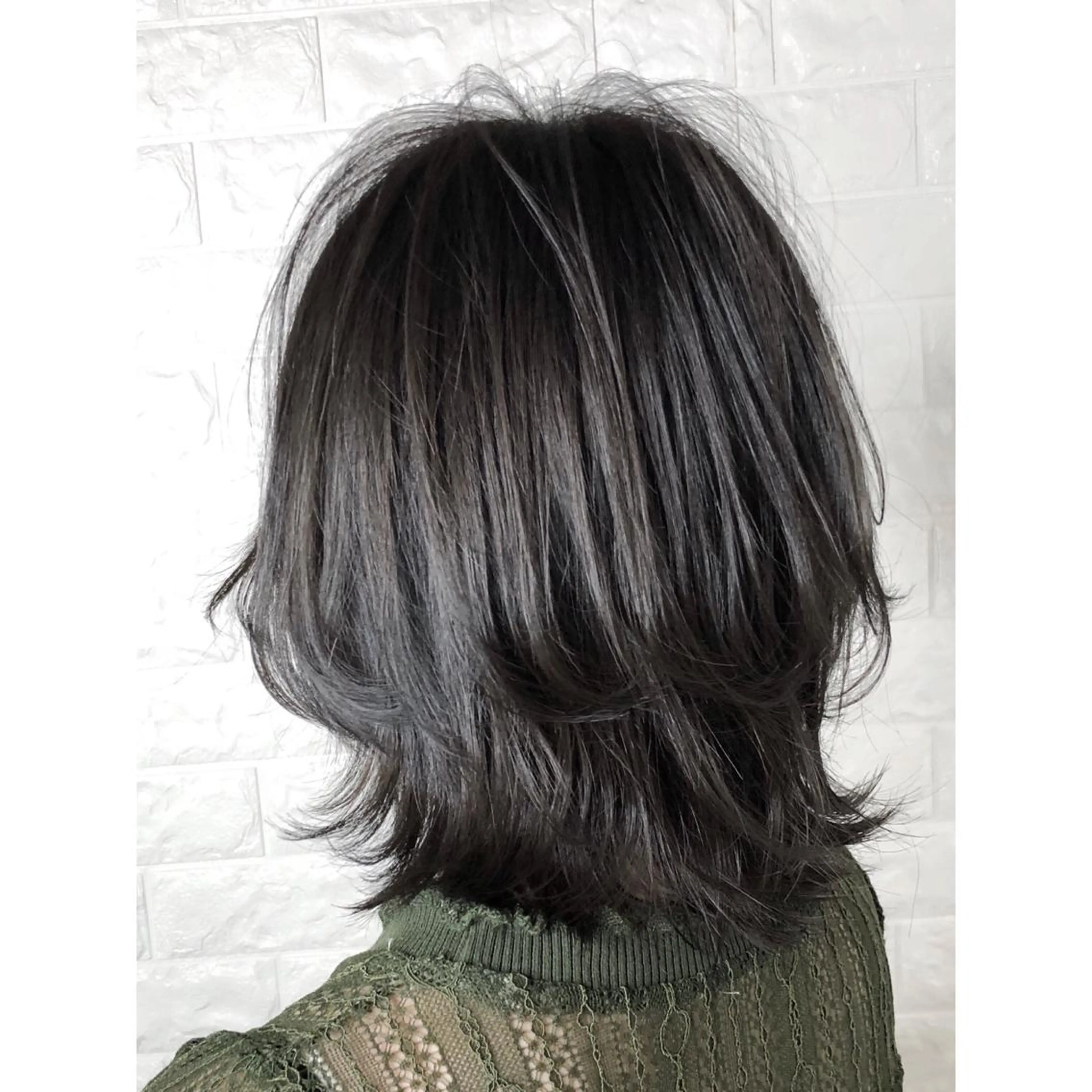 ミディアム カラー ブルーカラー ブルージュ 透明感カラー ハイライトカラー 外国人風カラー KIZU 髪質改善 オカルト怪談のヘアスタイル