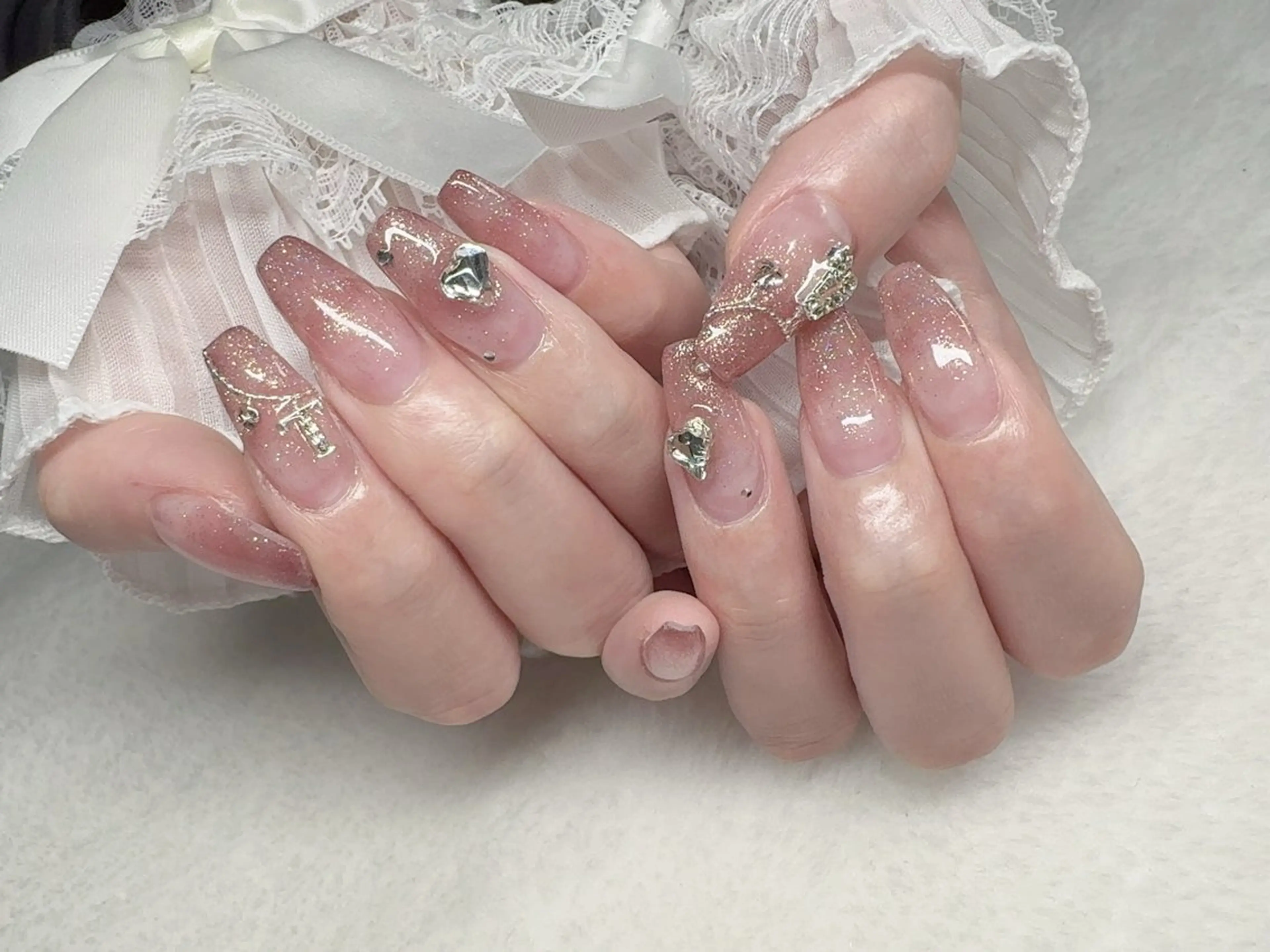 ネイル I-nailロング /ワンホン/キラキラのネイルデザイン