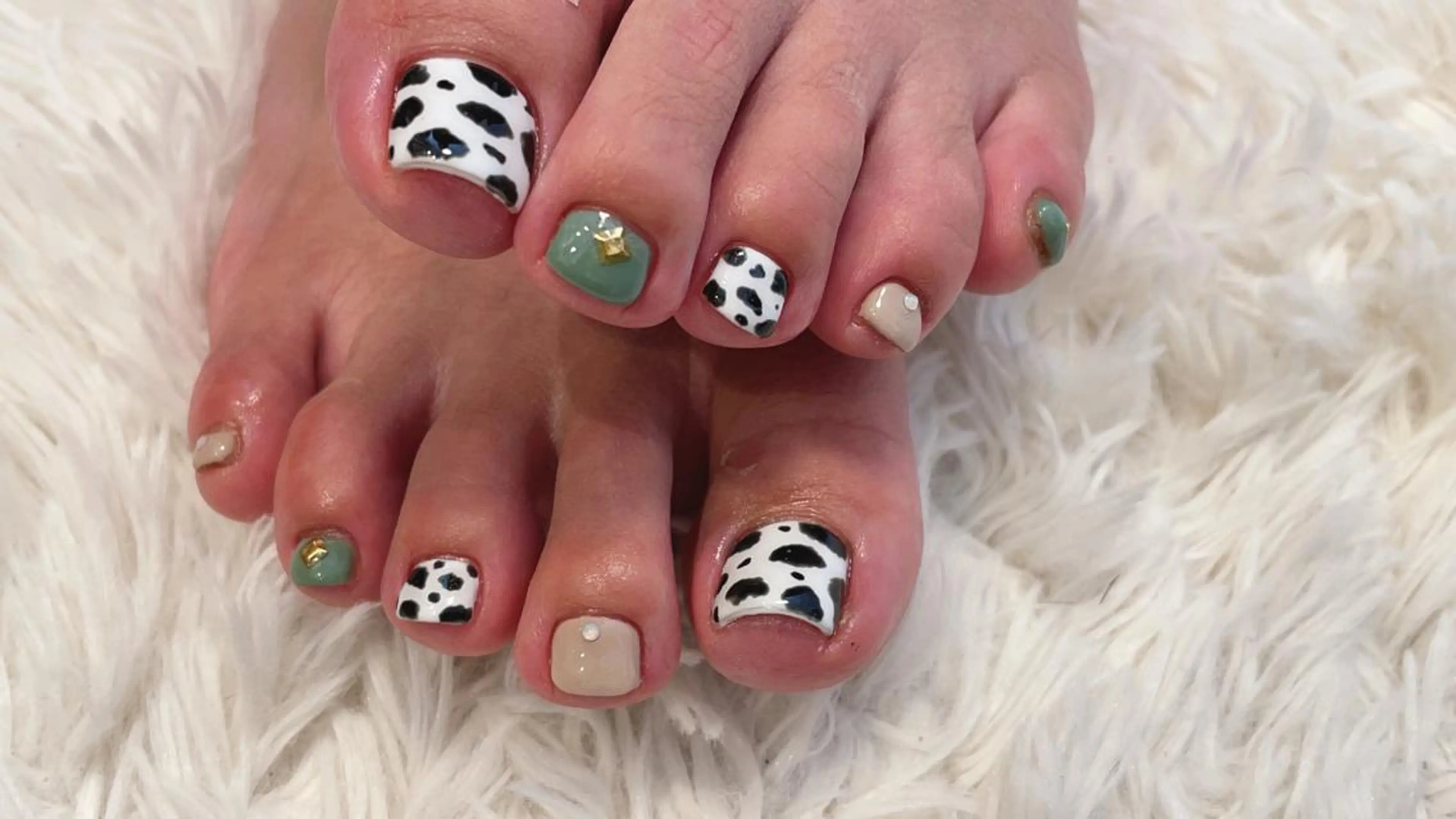 ネイル emi ...の眉毛・アイブロウイメージ