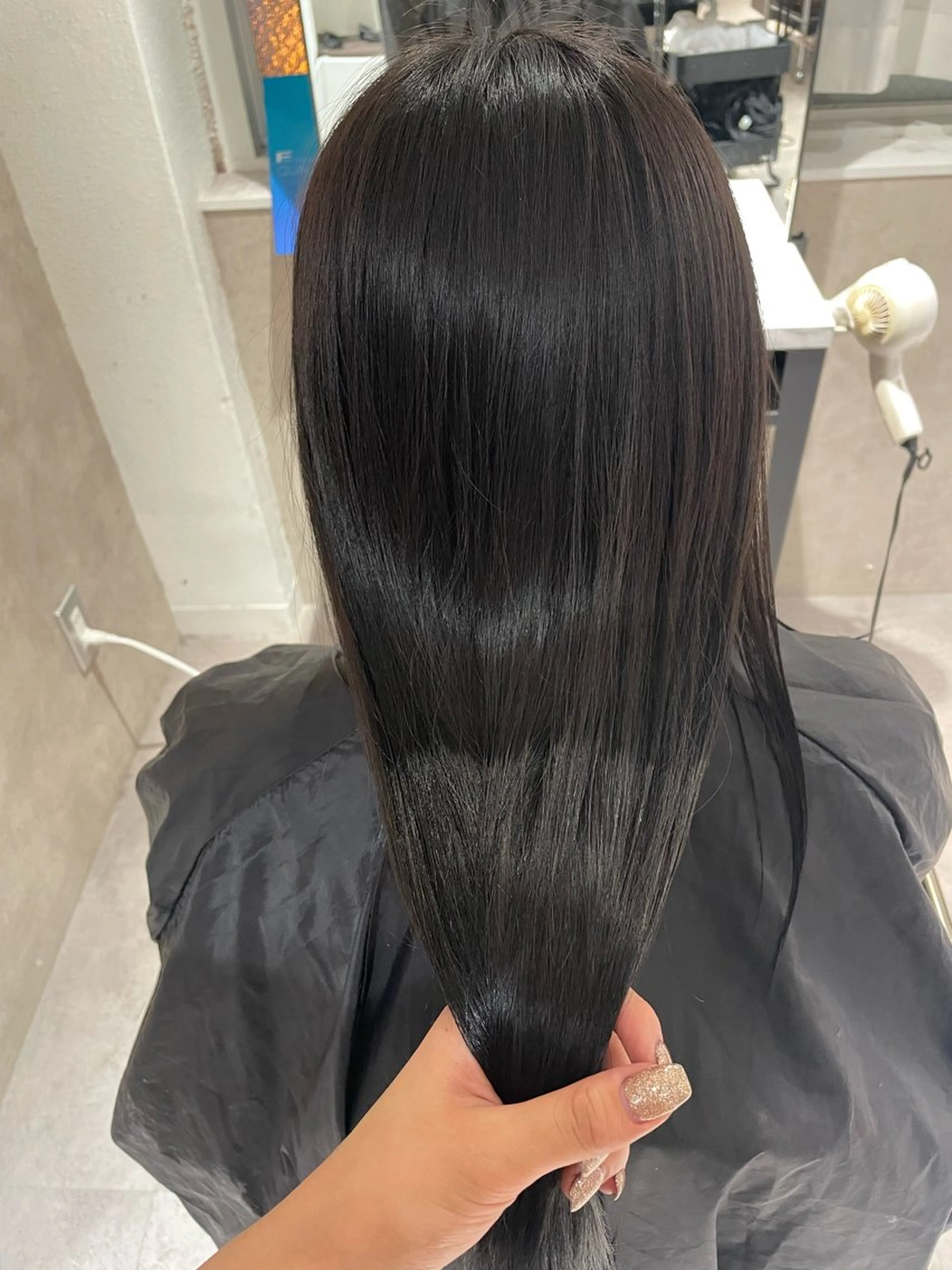 ロング カラー ヘアカラー ili心斎橋所属・🩵ハイトーン/ レイヤーYUZU🩵のヘアスタイル