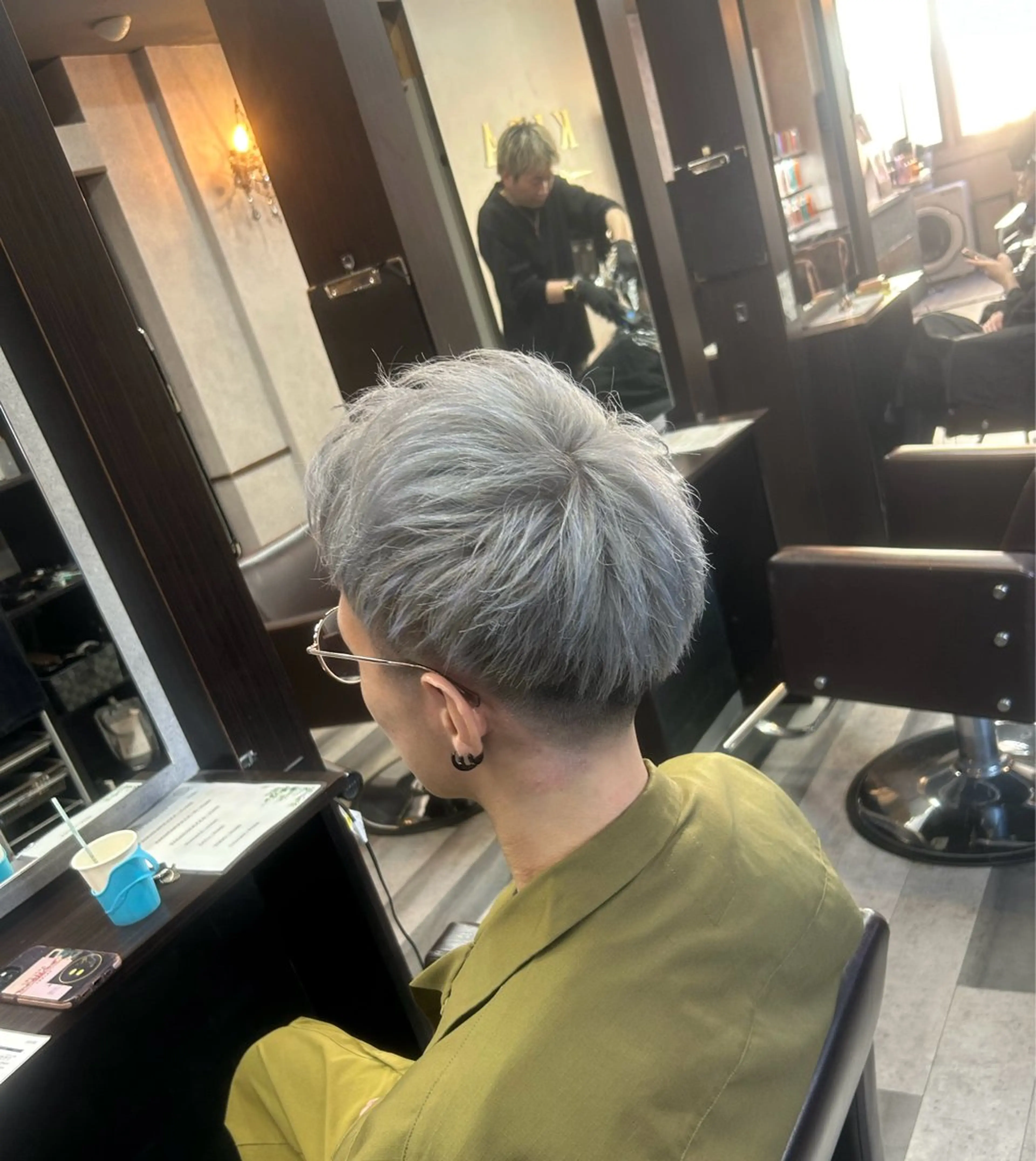 カラー メンズ メンズブリーチ ブリーチ 石井 綾乃のヘアスタイル