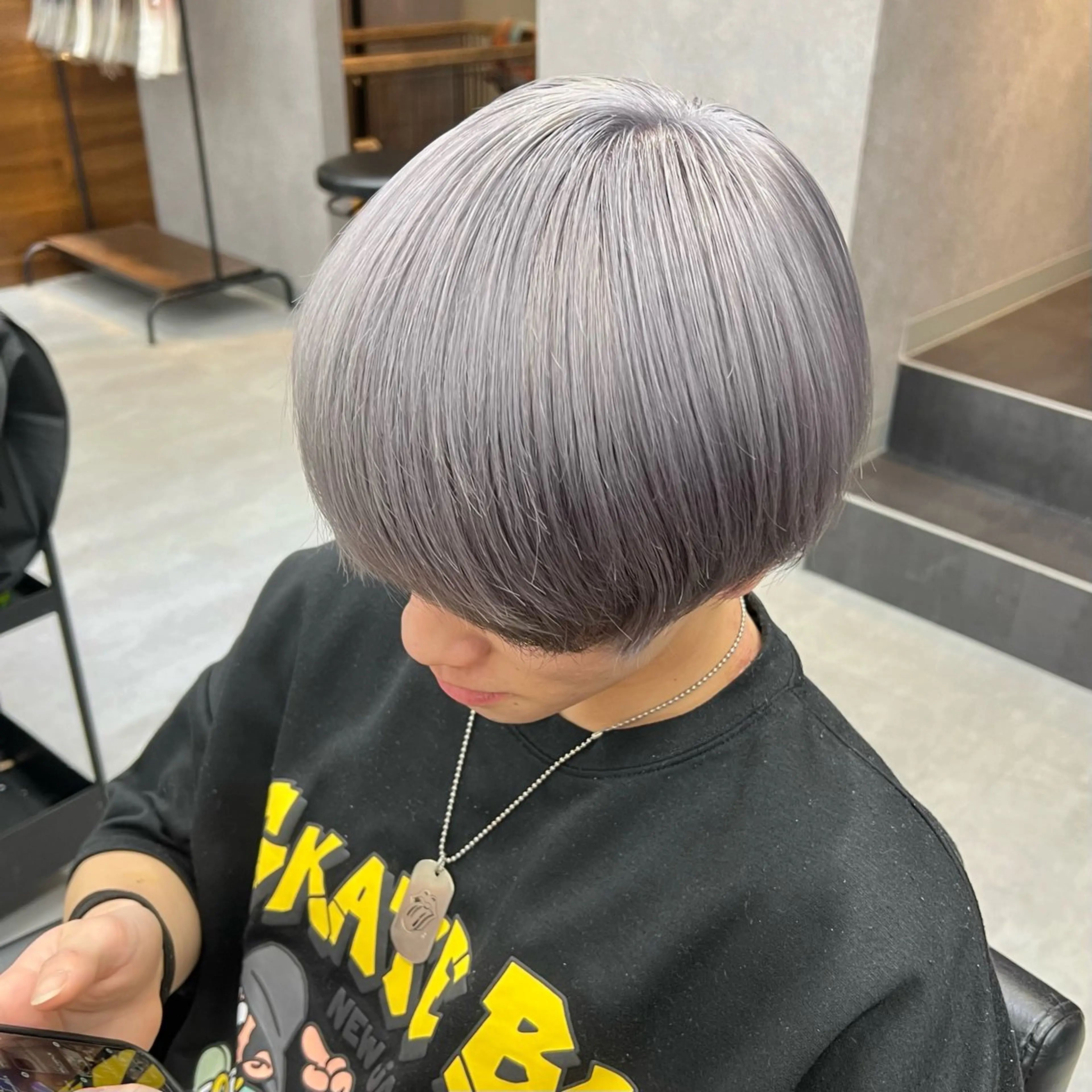 ショート カラー ブリーチ 透明感カラー デザインカラー ダブルカラー ハイトーンカラー いろあそび所属・ショート/ウルフ カットモデル募集のヘアスタイル