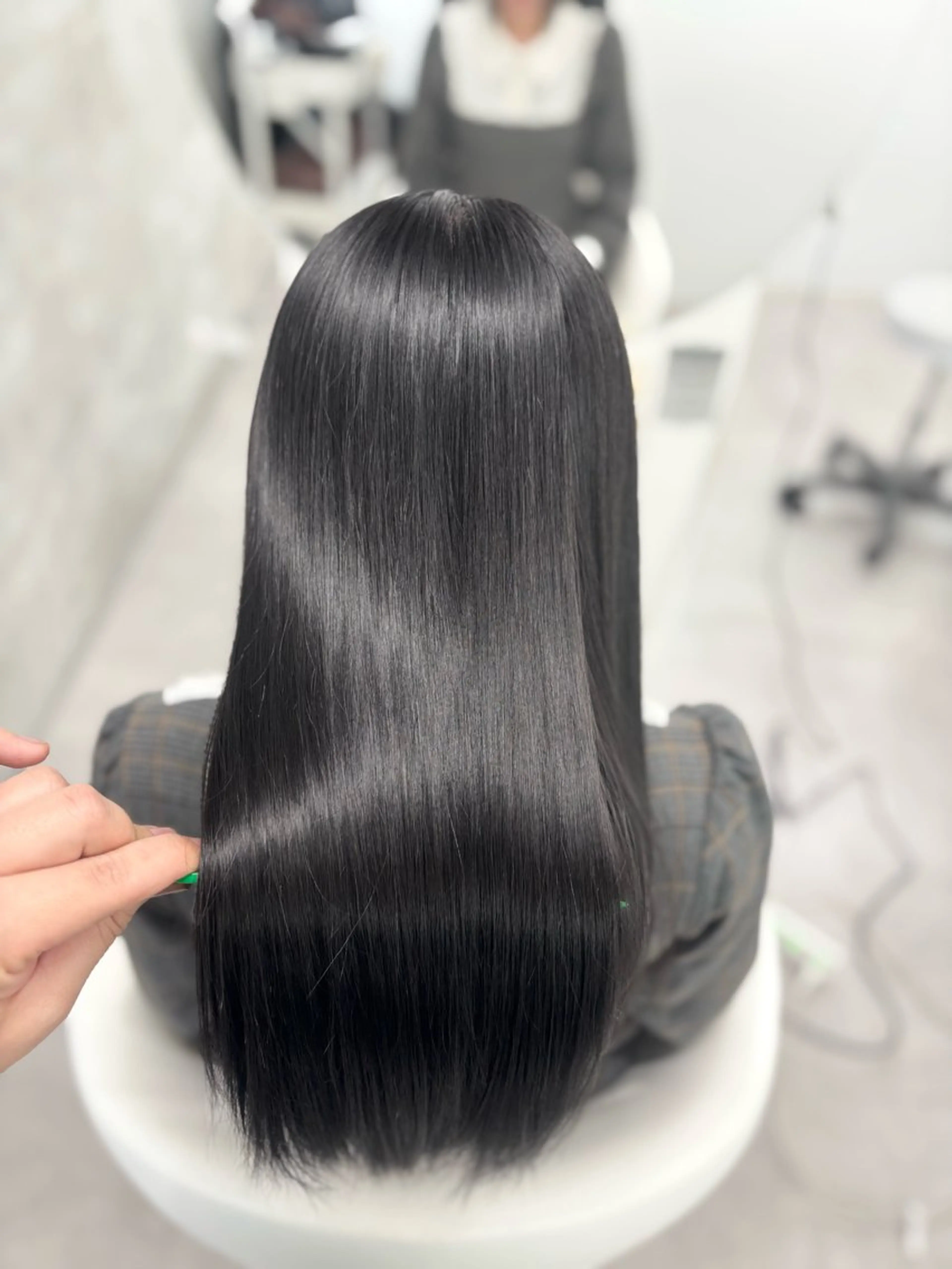 ロング カラー 黒髪 ブルーカラー ブルーブラック ヘアカラー トリートメント door white hideのヘアスタイル