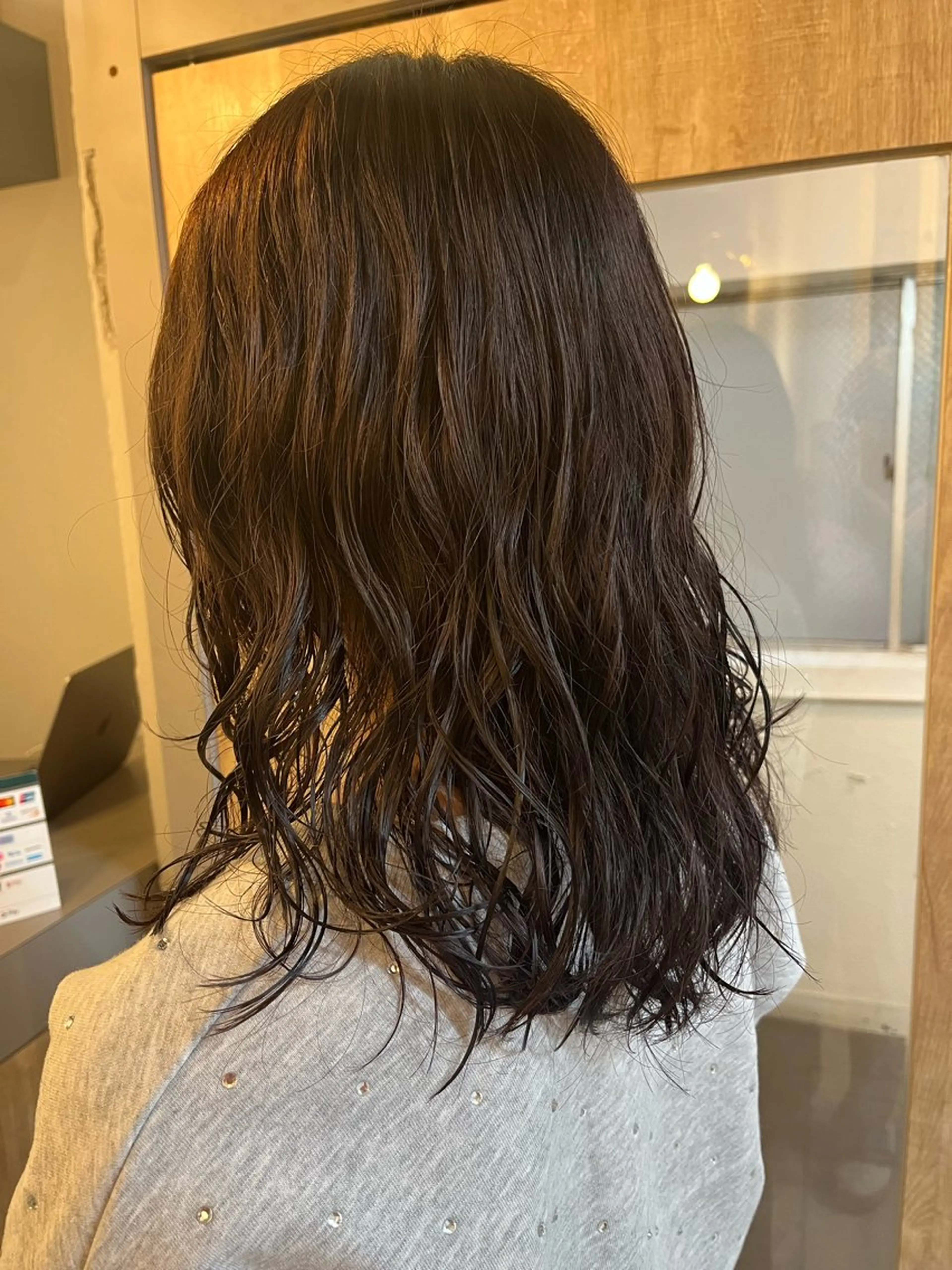 ミディアム ミディアムパーマ ヘアカラー トリートメント 🫧艶感カラー/ あいり🤍のヘアスタイル