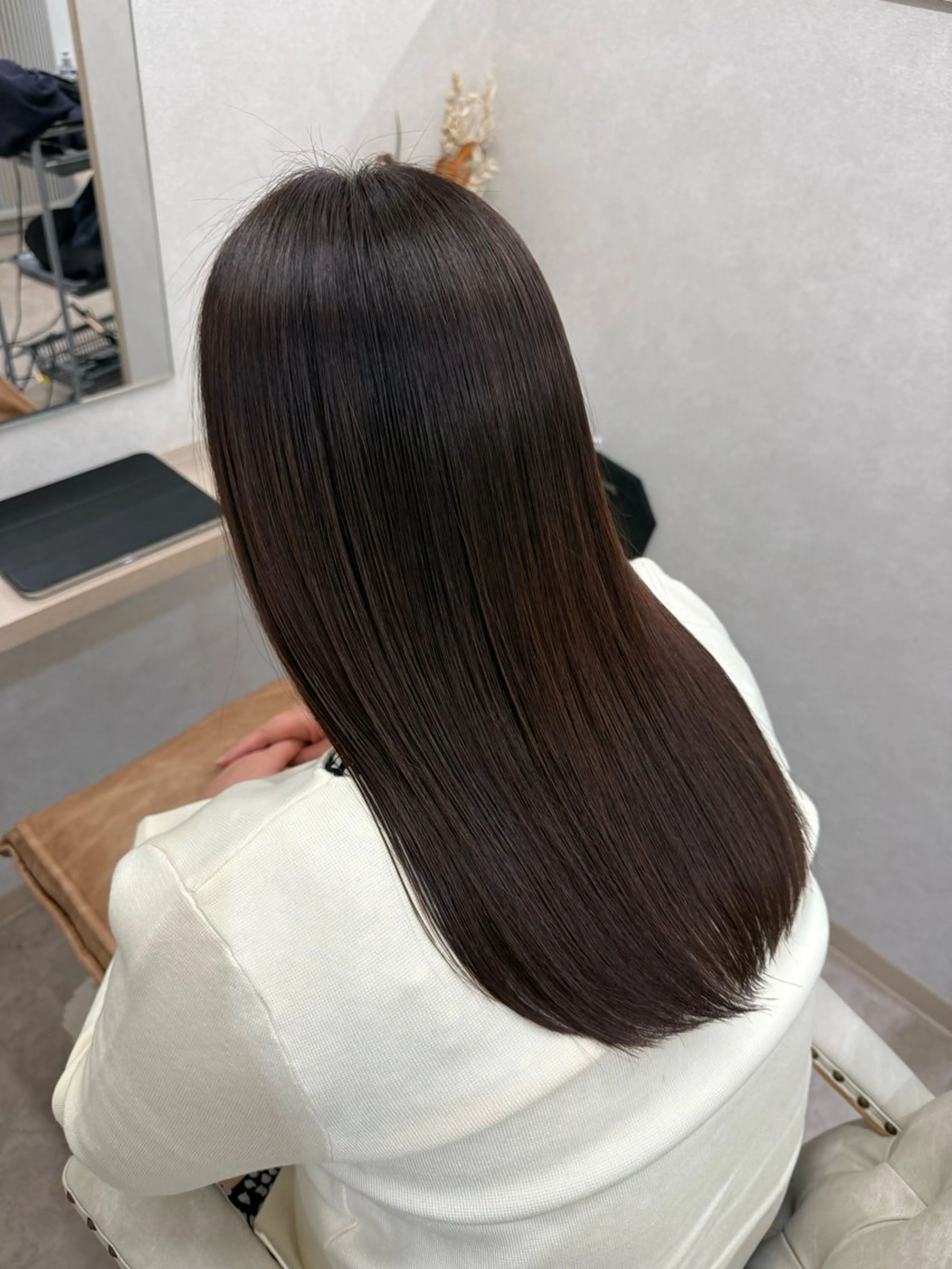 ロング カラー 炭屋 波音のヘアスタイル
