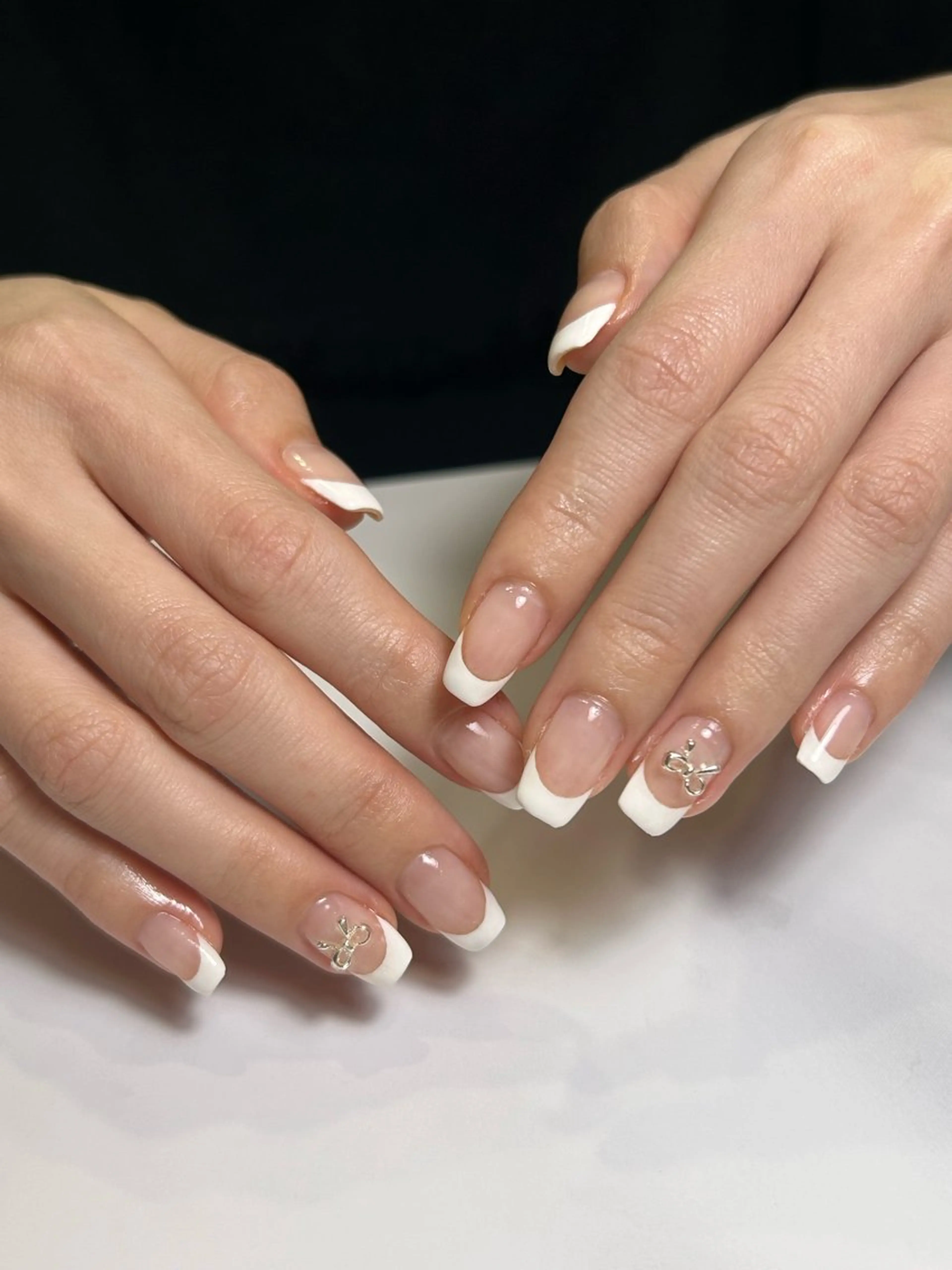 ネイル フレンチネイル リボン 春ネイル ホワイト PU＋ON. nail works所属・Jr.nailist ayaのネイルデザイン