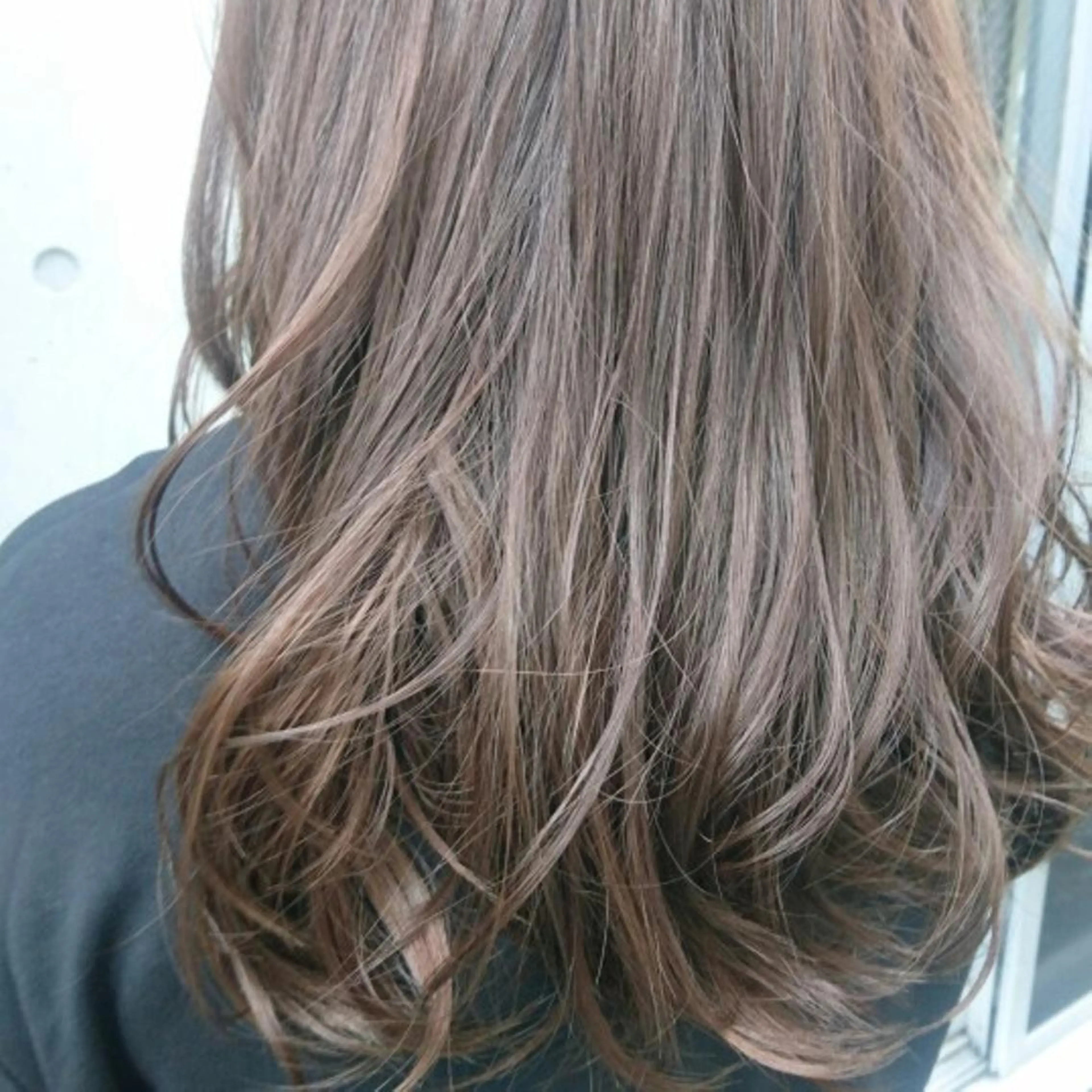 セミロング カラー 透明感カラー グレージュ AKAMEE 表参道所属・✨360°褒められ ヘア✨️井上雄輝のヘアスタイル