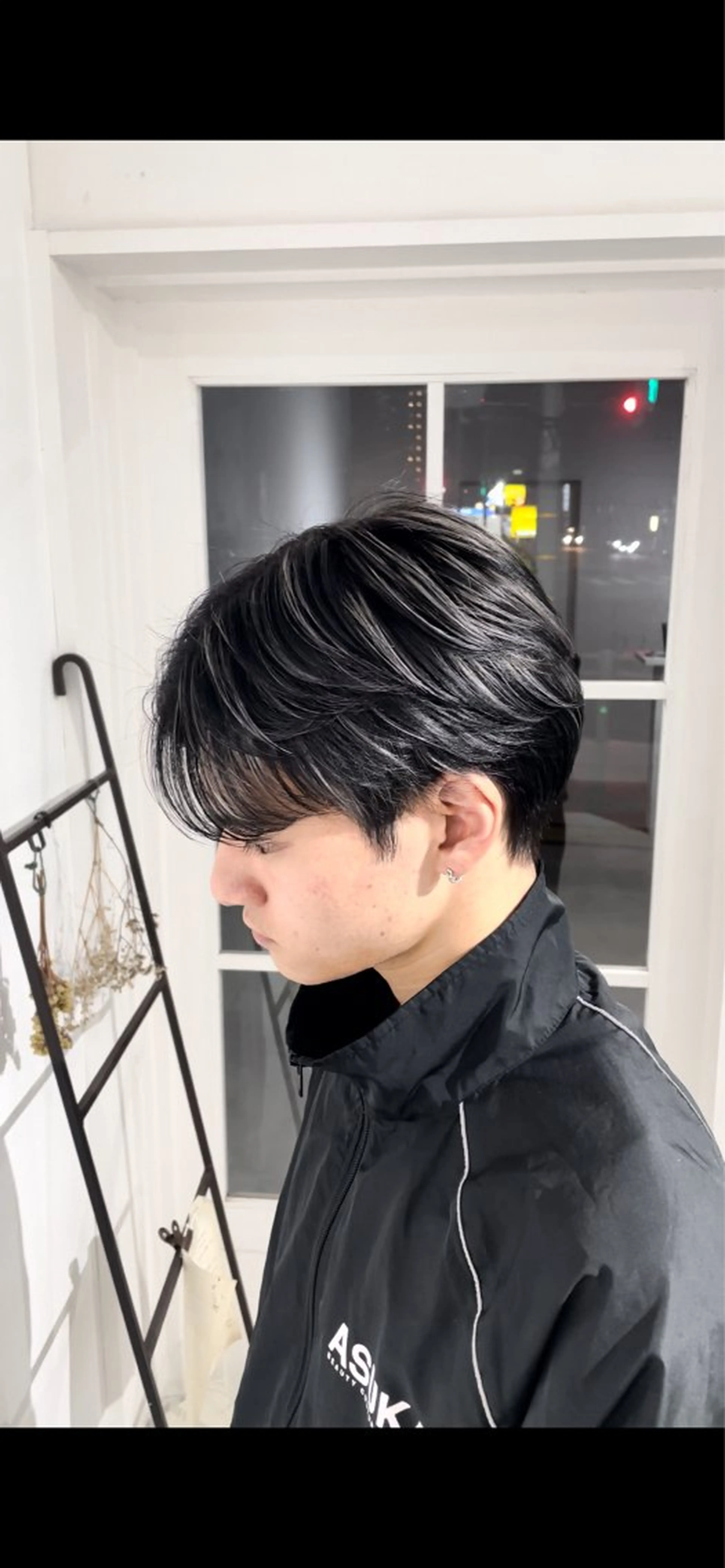 ショート カラー 鳴海 稜真のヘアスタイル