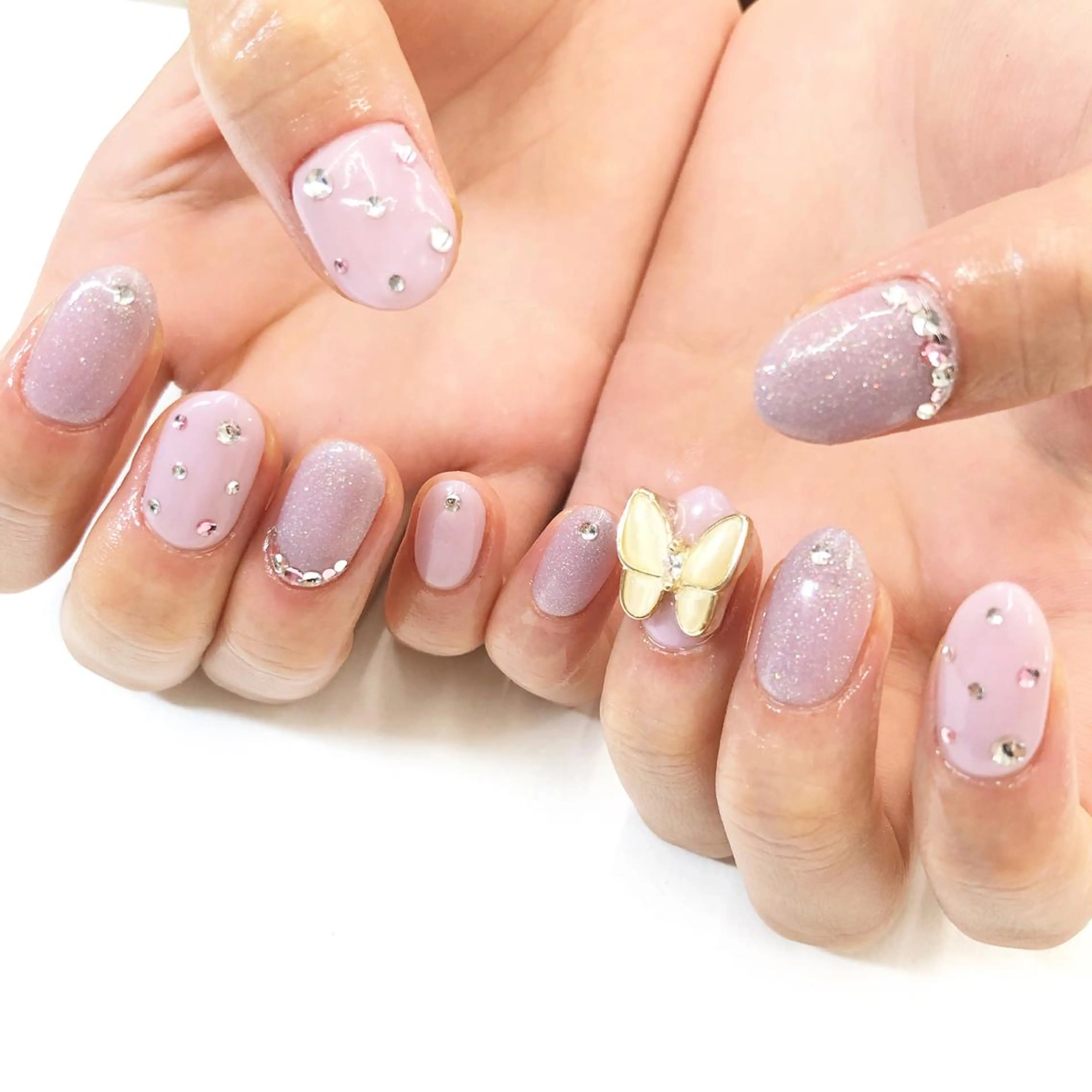 ネイル キラキラネイル Minami 🍓のネイルデザイン