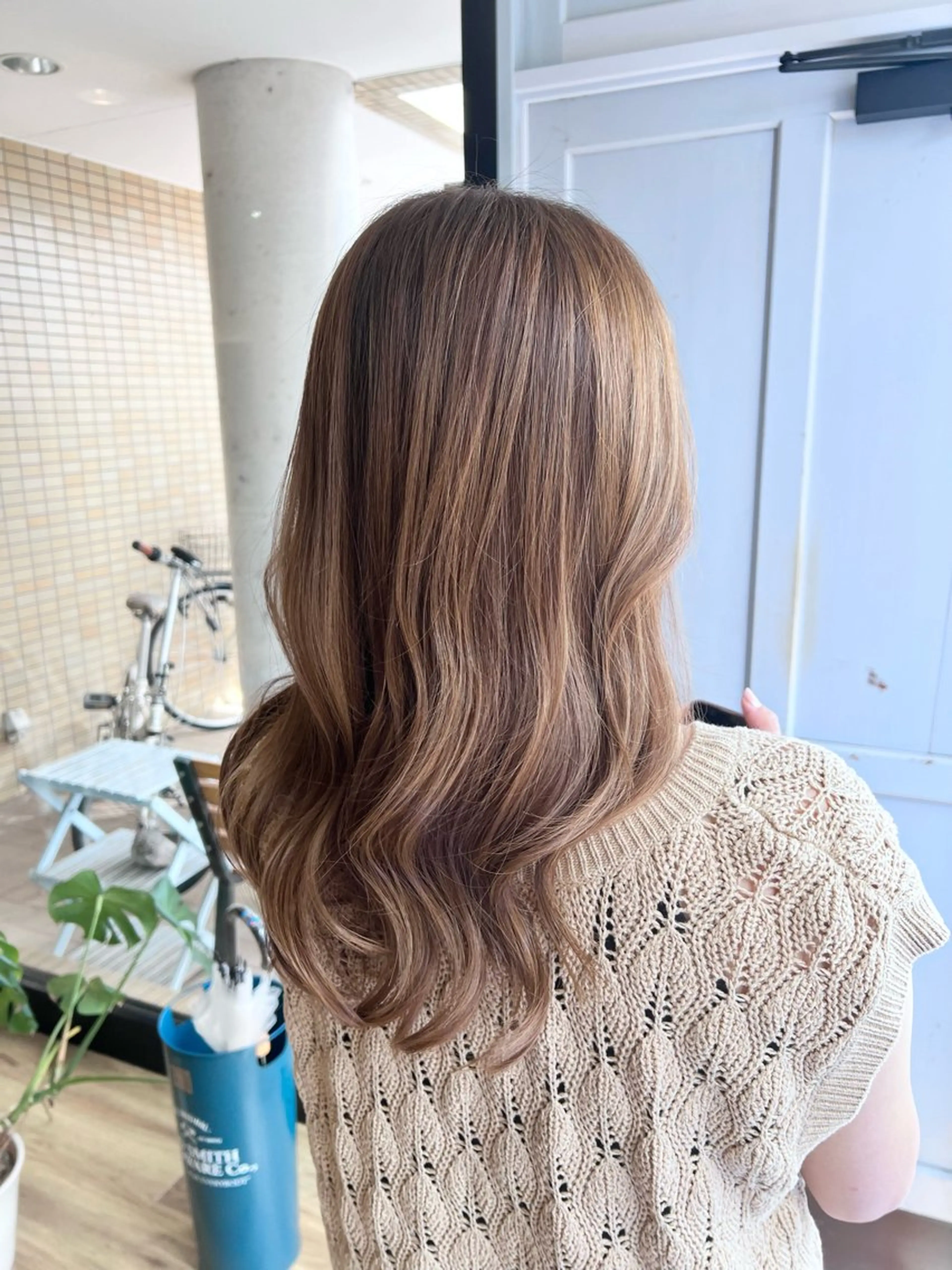 ロング カラー ベージュカラー ヘアカラー トリートメント ツキダテ ユイのヘアスタイル