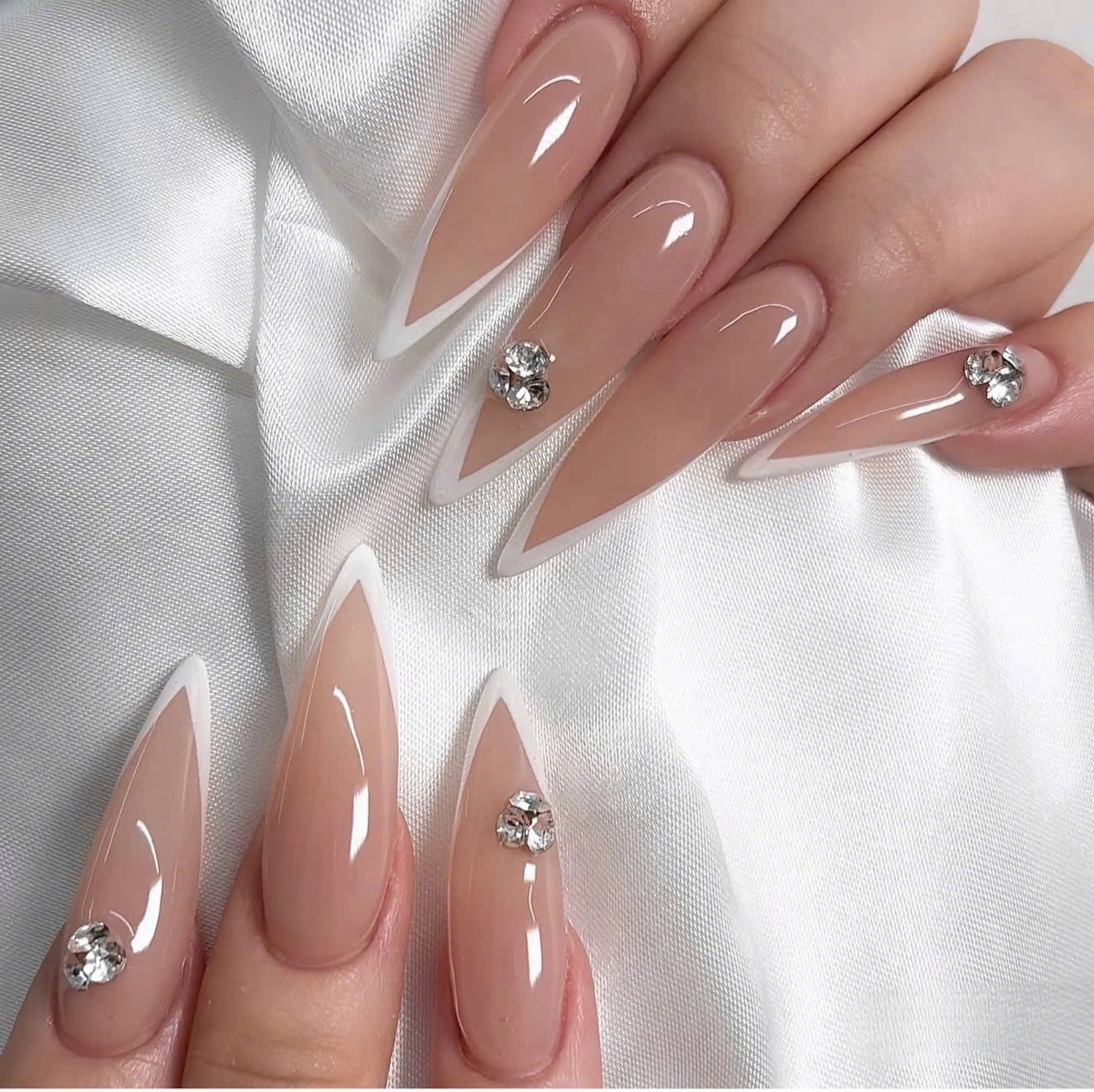 ネイル フレンチネイル キラキラネイル マグネットネイル ミラーネイル ニュアンスネイル ハンドネイル Tira Nailのネイルデザイン