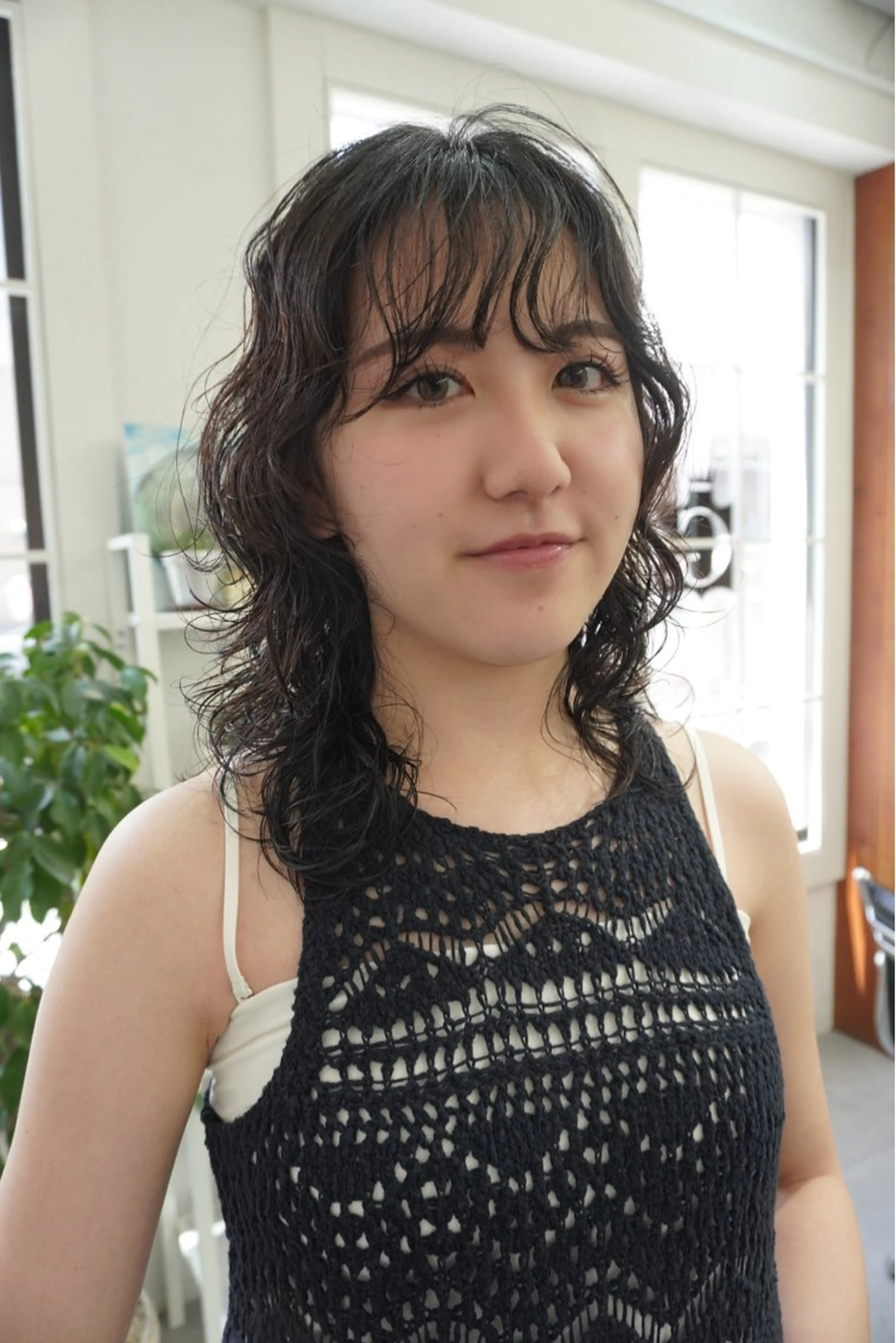 ミディアム カラー パーマ ミディアムパーマ レイヤーカット カット パーマ トリートメント レイヤー／似合わせ TAKUYAのヘアスタイル