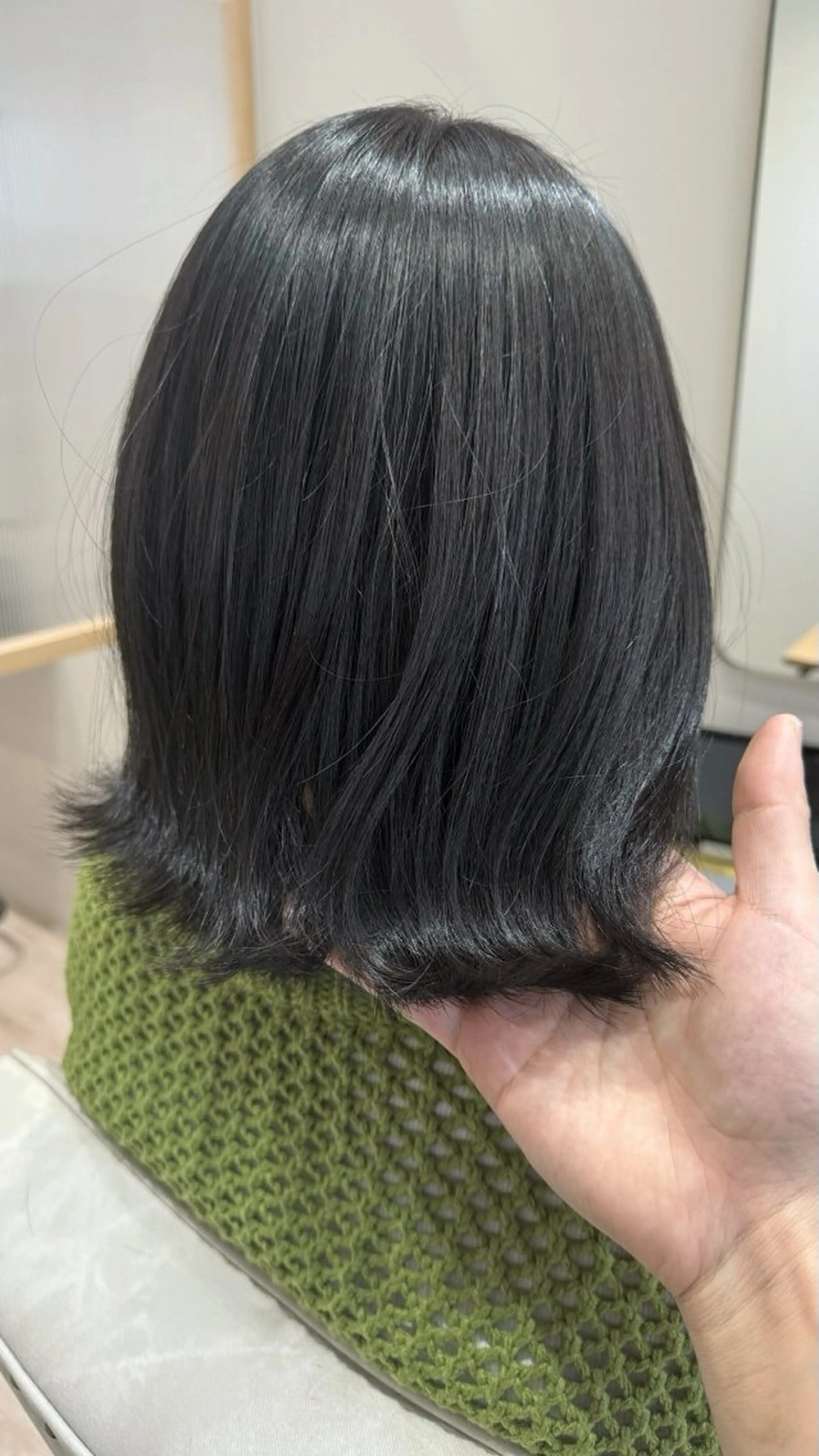 ミディアム カラー グレージュ オリーブグレージュ オリーブグレー カット ヘアカラー 髙橋 誉英のヘアスタイル