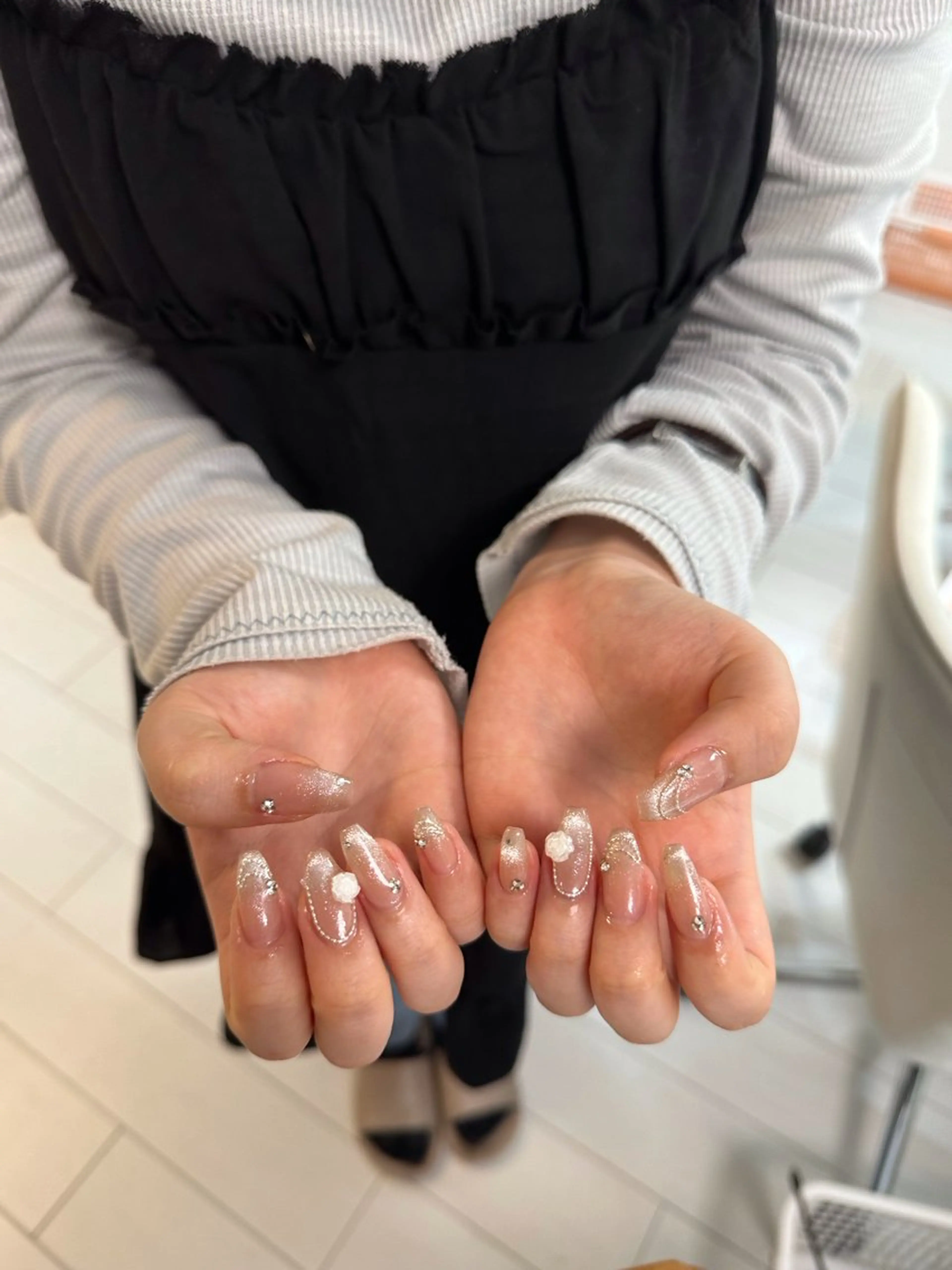 ネイル 長さ出し グラデーション キラキラネイル 韓国ネイル ラメ(グリッター) ハンドネイル ハンドケア Chisa Nail Studio所属・チ サのネイルデザイン