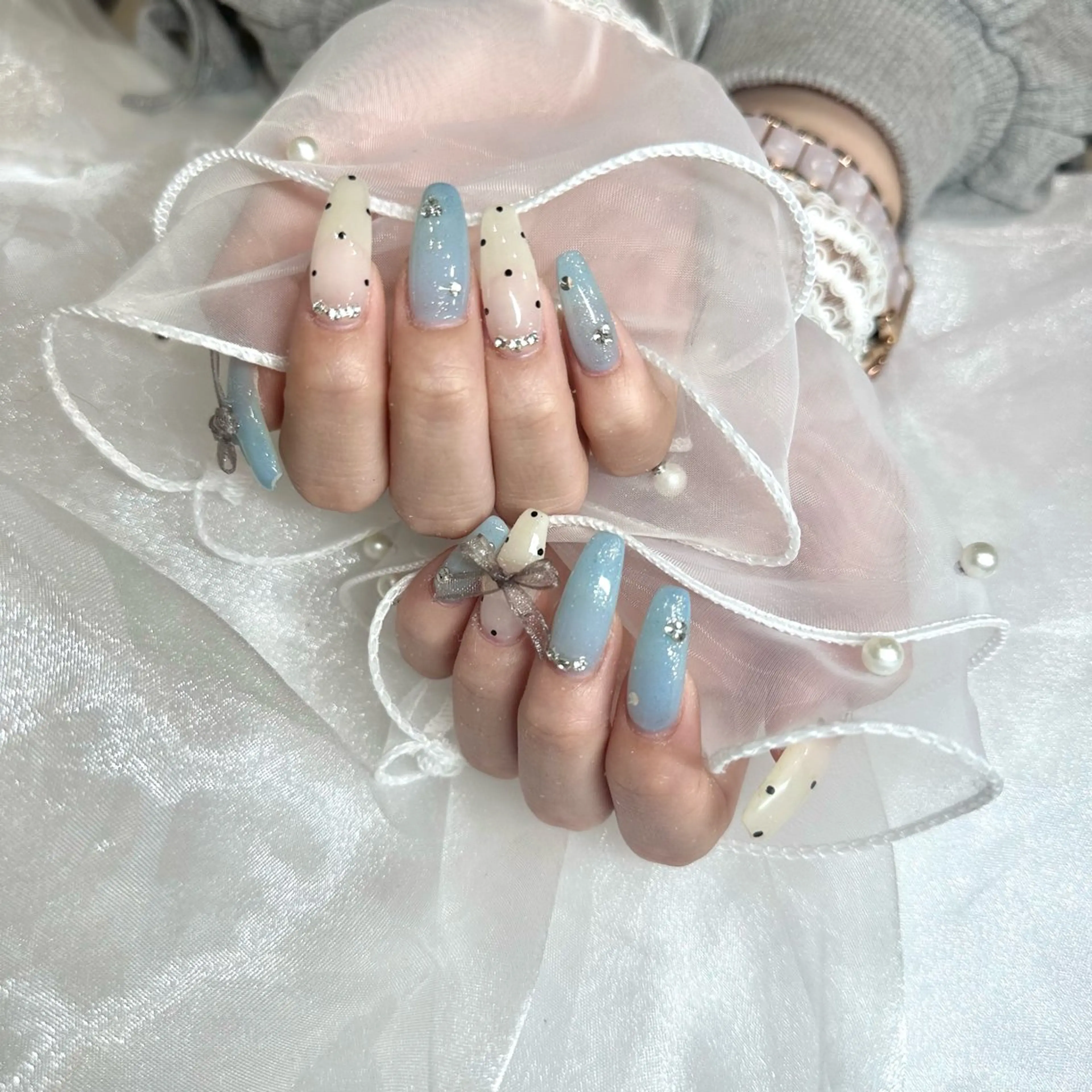 ネイル ドット キラキラネイル 韓国ネイル 春ネイル ワンホンネイル ume hairsalon所属・nono/ 熊取ﾈｲﾙｻﾛﾝのネイルデザイン