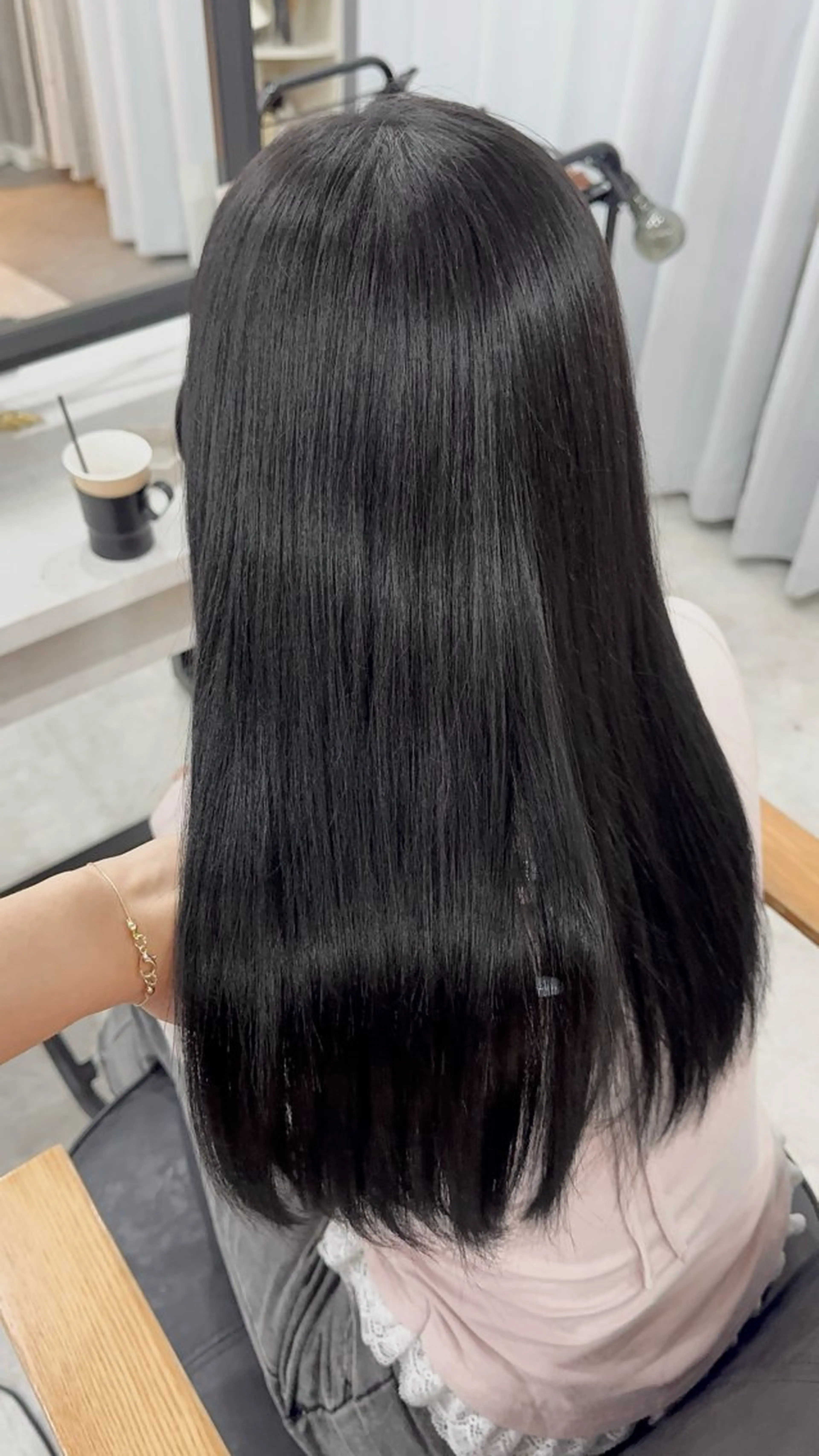 ロング カラー アッシュ アッシュブラウン ベージュカラー 黒髪 ブリーチ カット ヘアカラー トリートメント 赤み無し柔らかカラー 【梅田】madokaのヘアスタイル