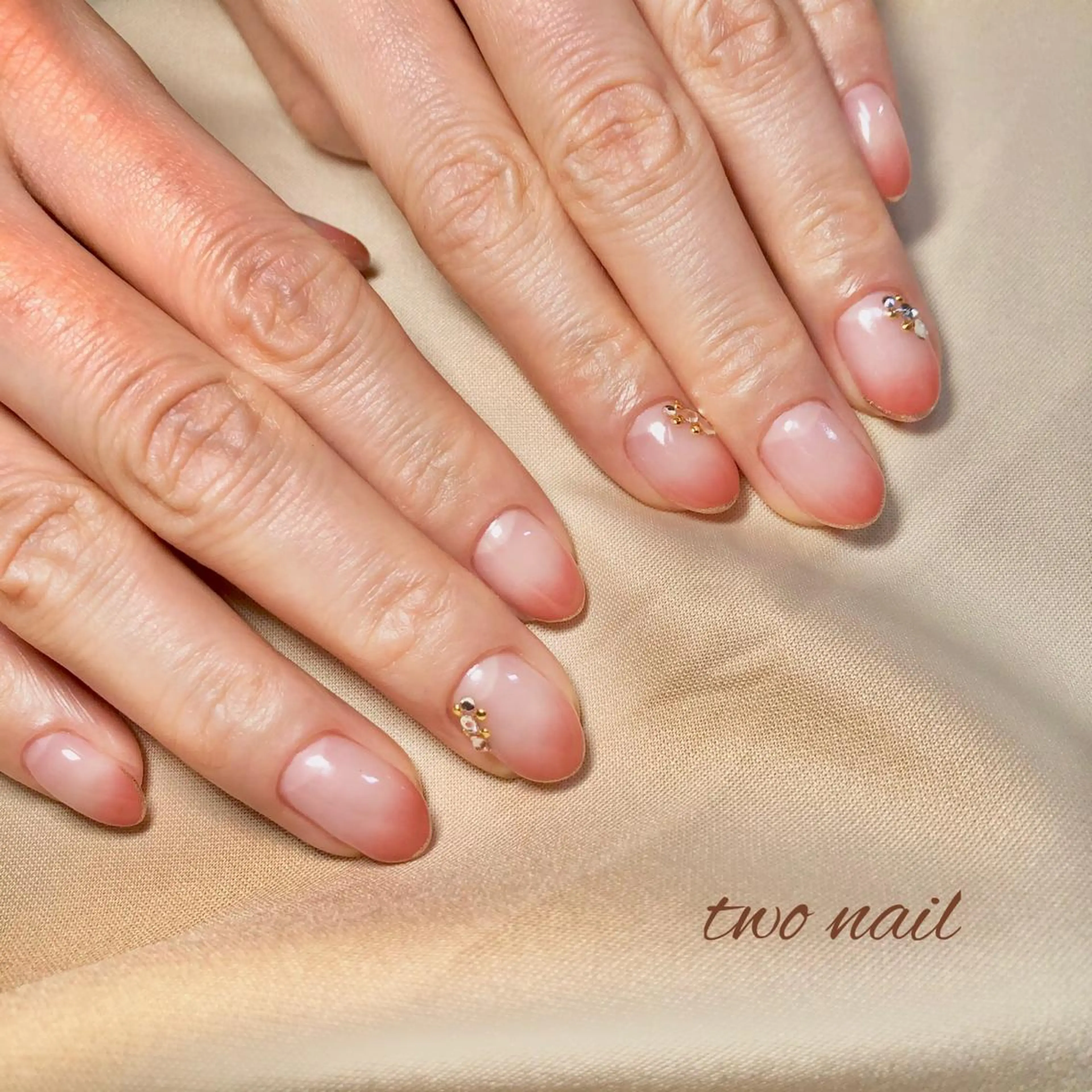 ネイル アートネイル フットネイル ハート ニュアンスネイル ホワイト ハンドネイル two nailのネイルデザイン