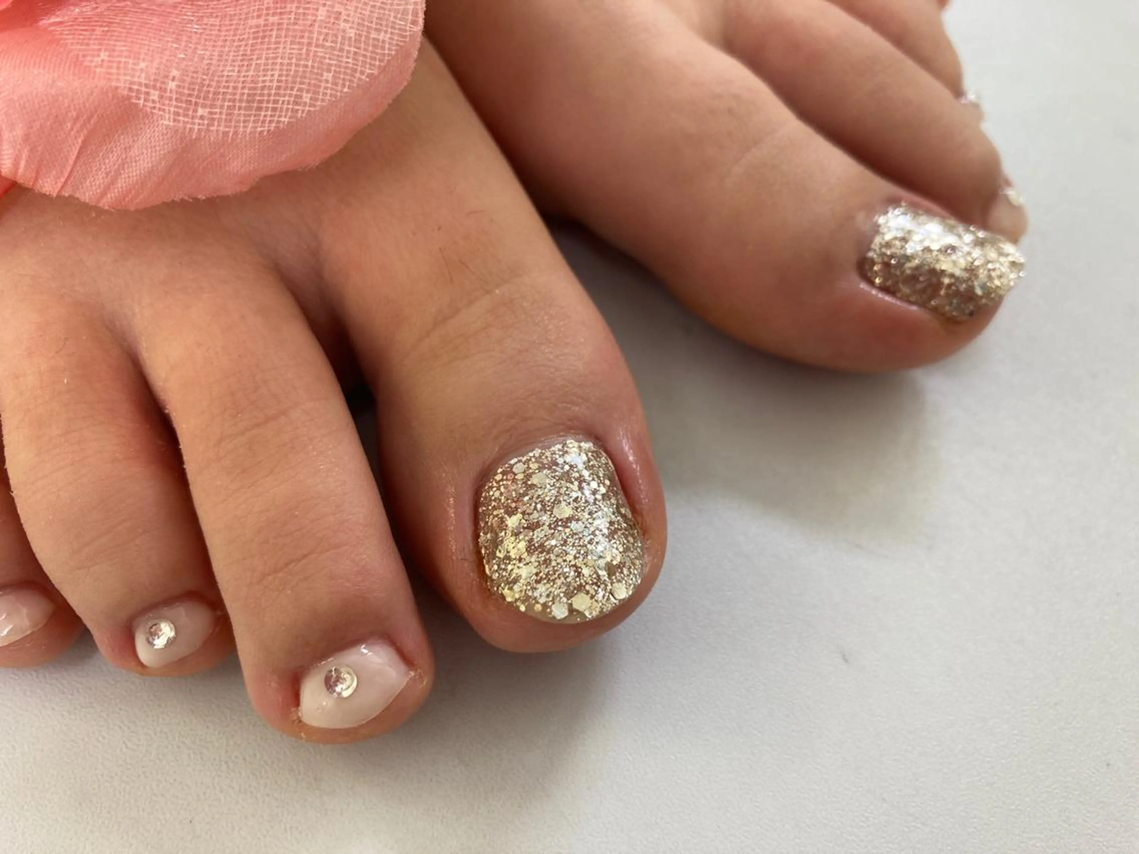 ネイル フットネイル ストーンネイル フットネイル 手書きが得意🖌️ Y’s  nailのネイルデザイン