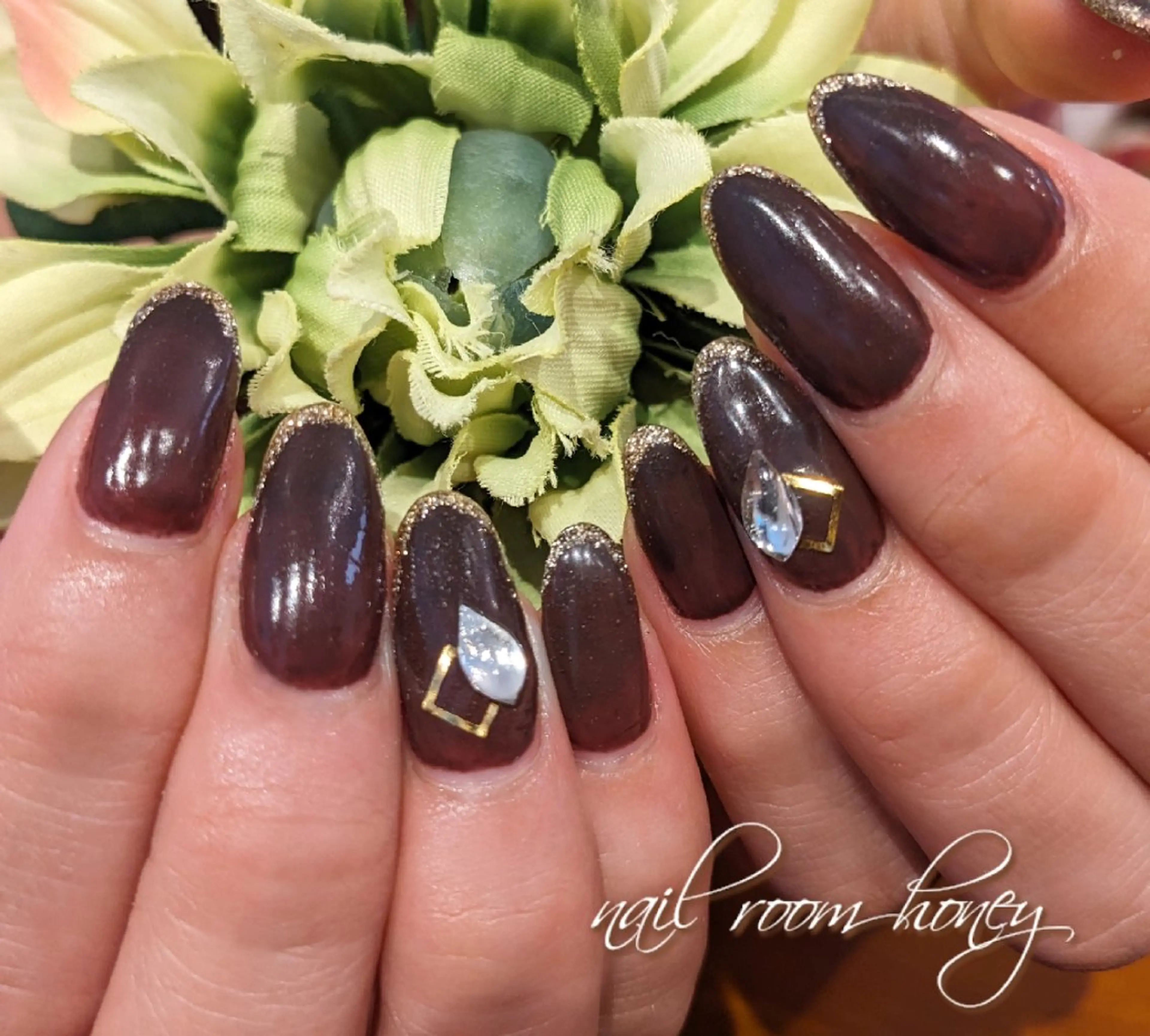 ネイル ブラウン ラメ(グリッター) スクエアネイル 冬ネイル nail room  honeyのネイルデザイン